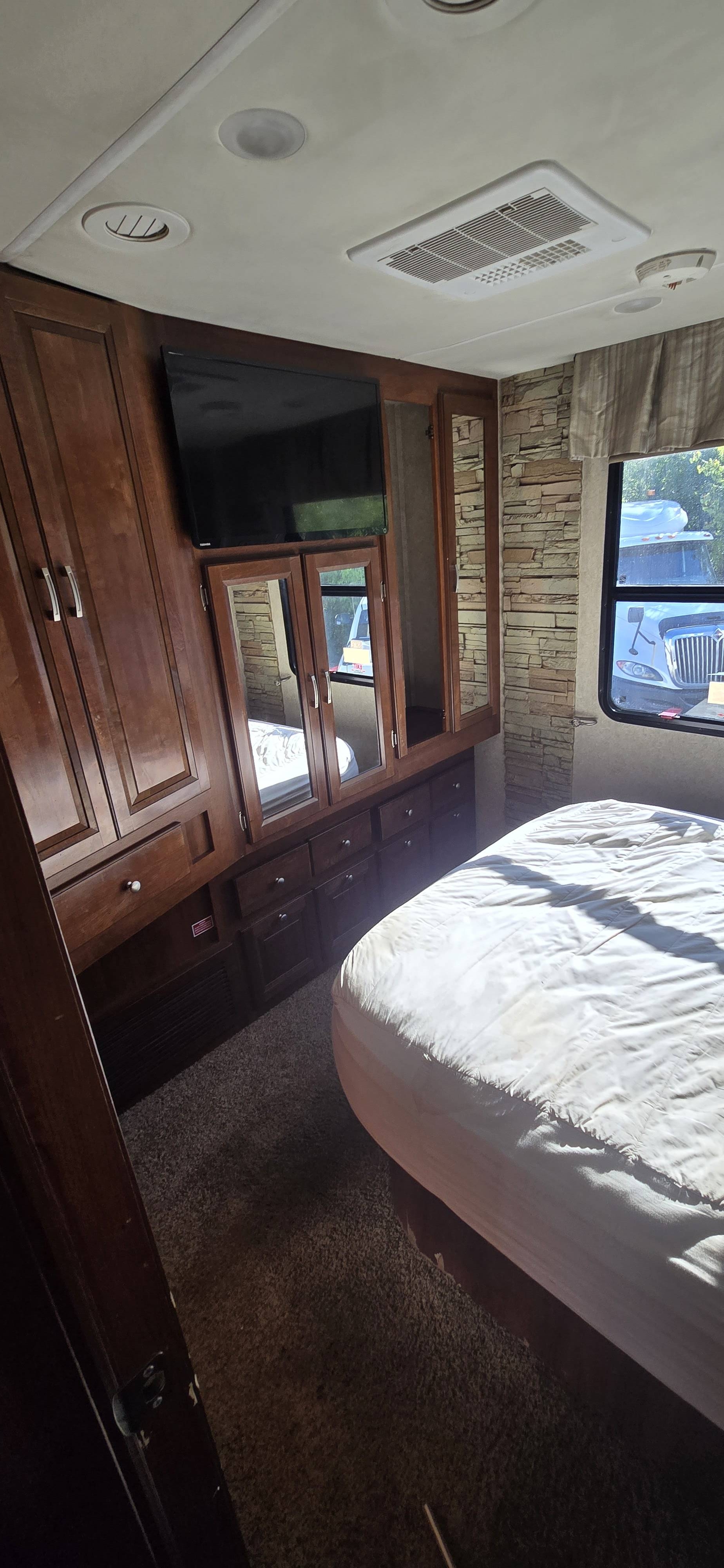 /simpleautosalesservicesltd/2014-FORESTRIVER-GEORGETOWN-03417769926663938.jpg