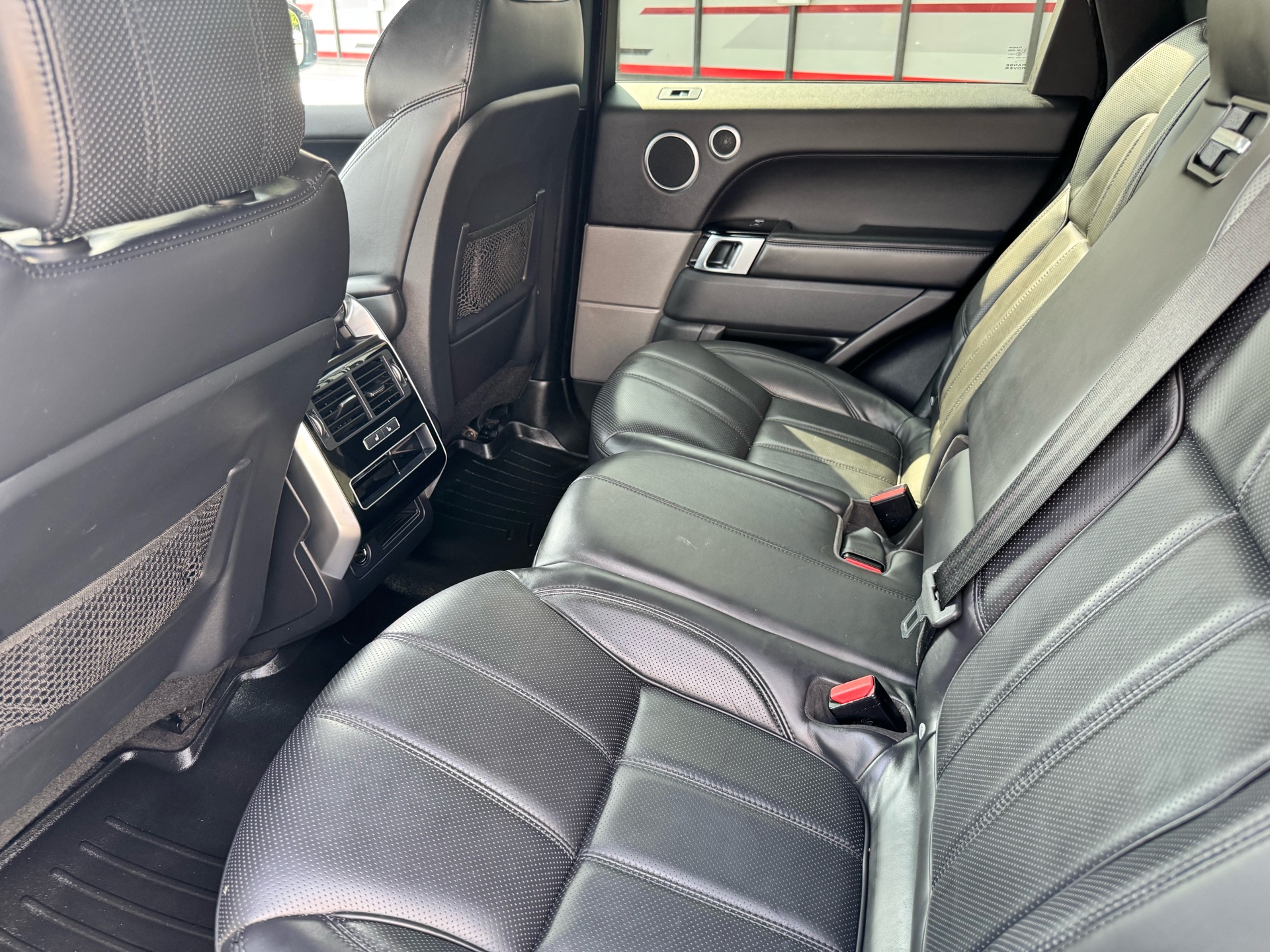/simpleautosalesservicesltd/2016-LANDROVER-RANGEROVER-591026651789534.jpg