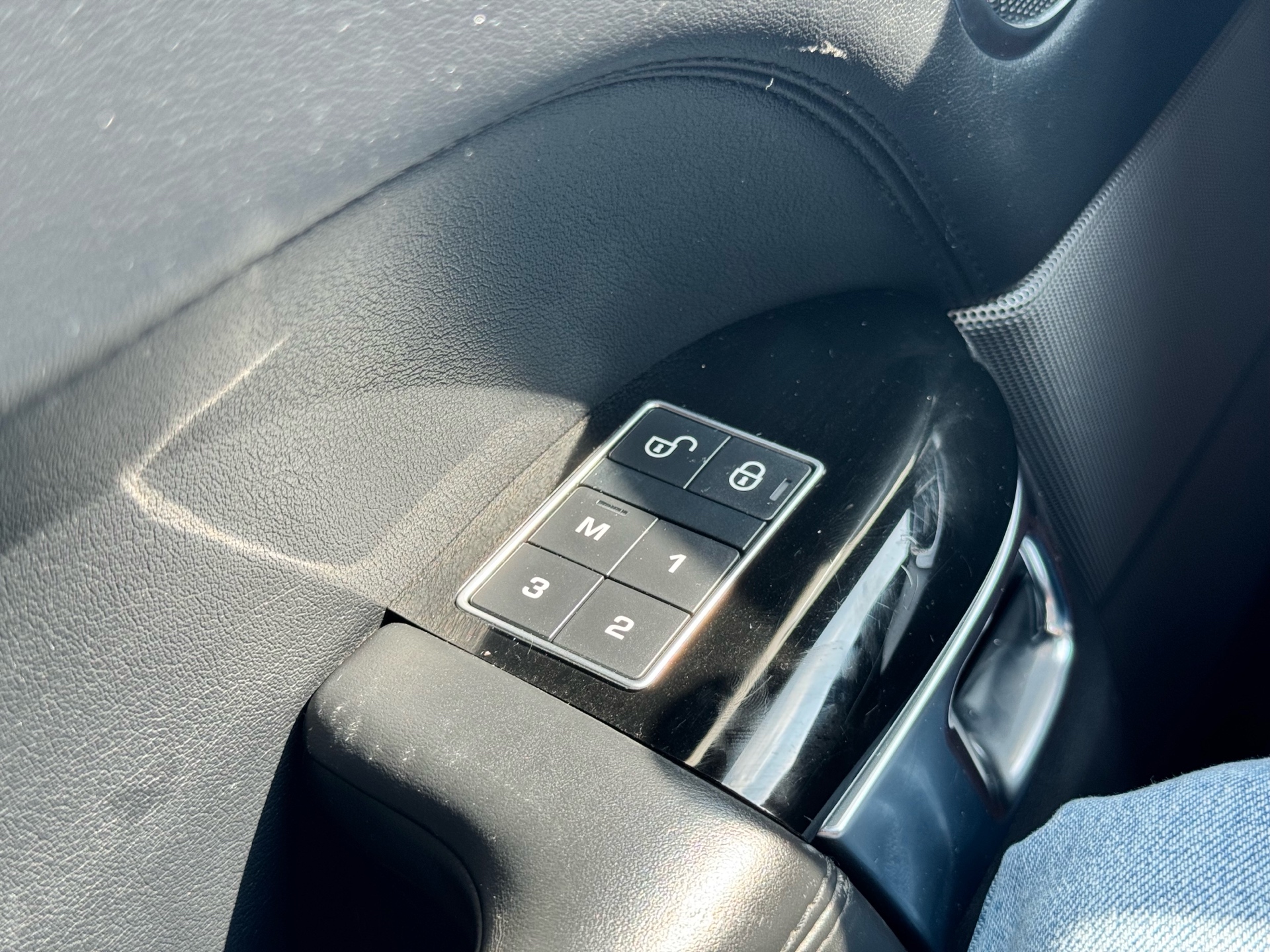 /simpleautosalesservicesltd/2016-LANDROVER-RANGEROVER-844774219149353.jpg