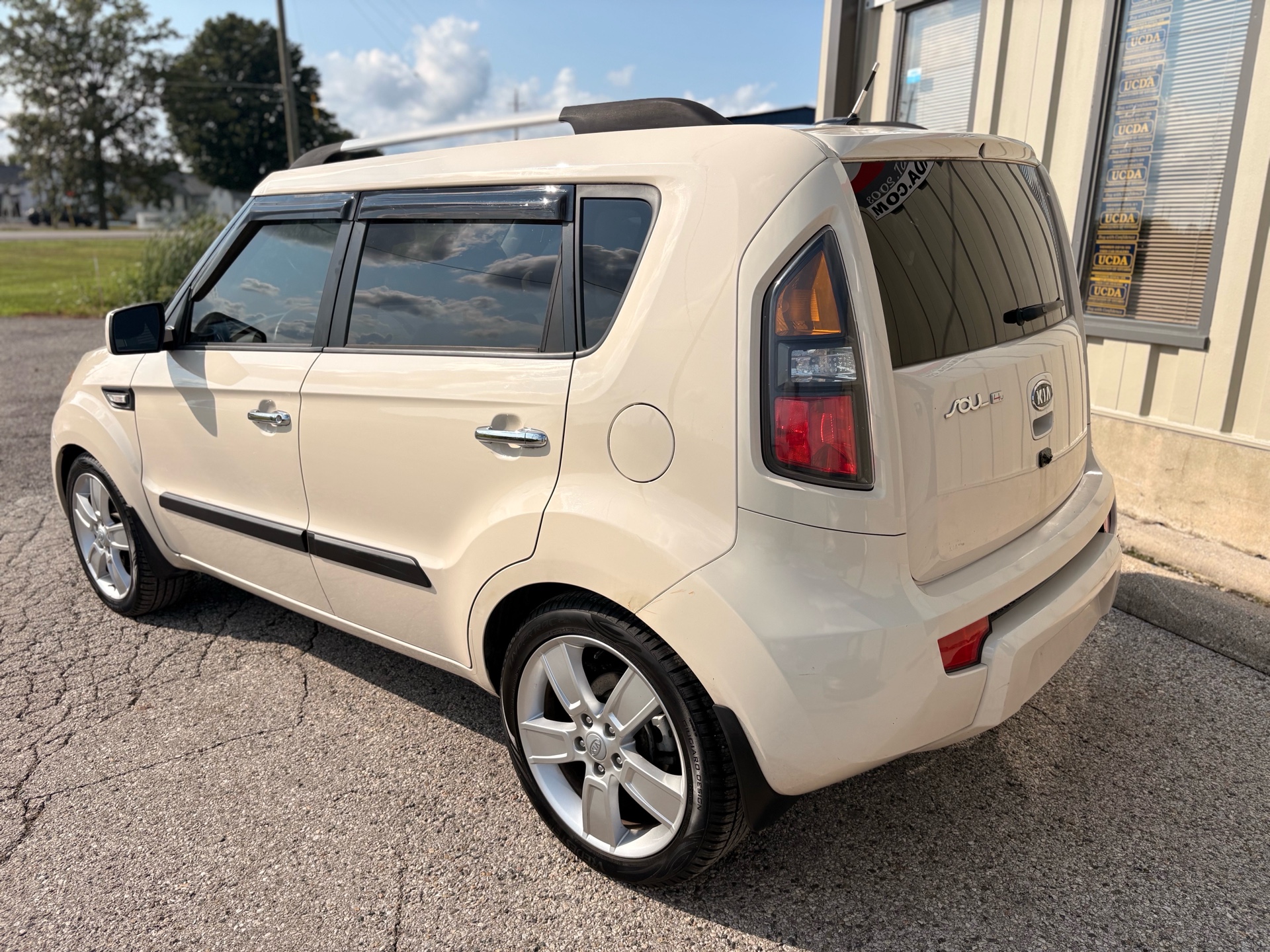 /skymotorscanada/2011-Kia-Soul-11673523368219718.jpg