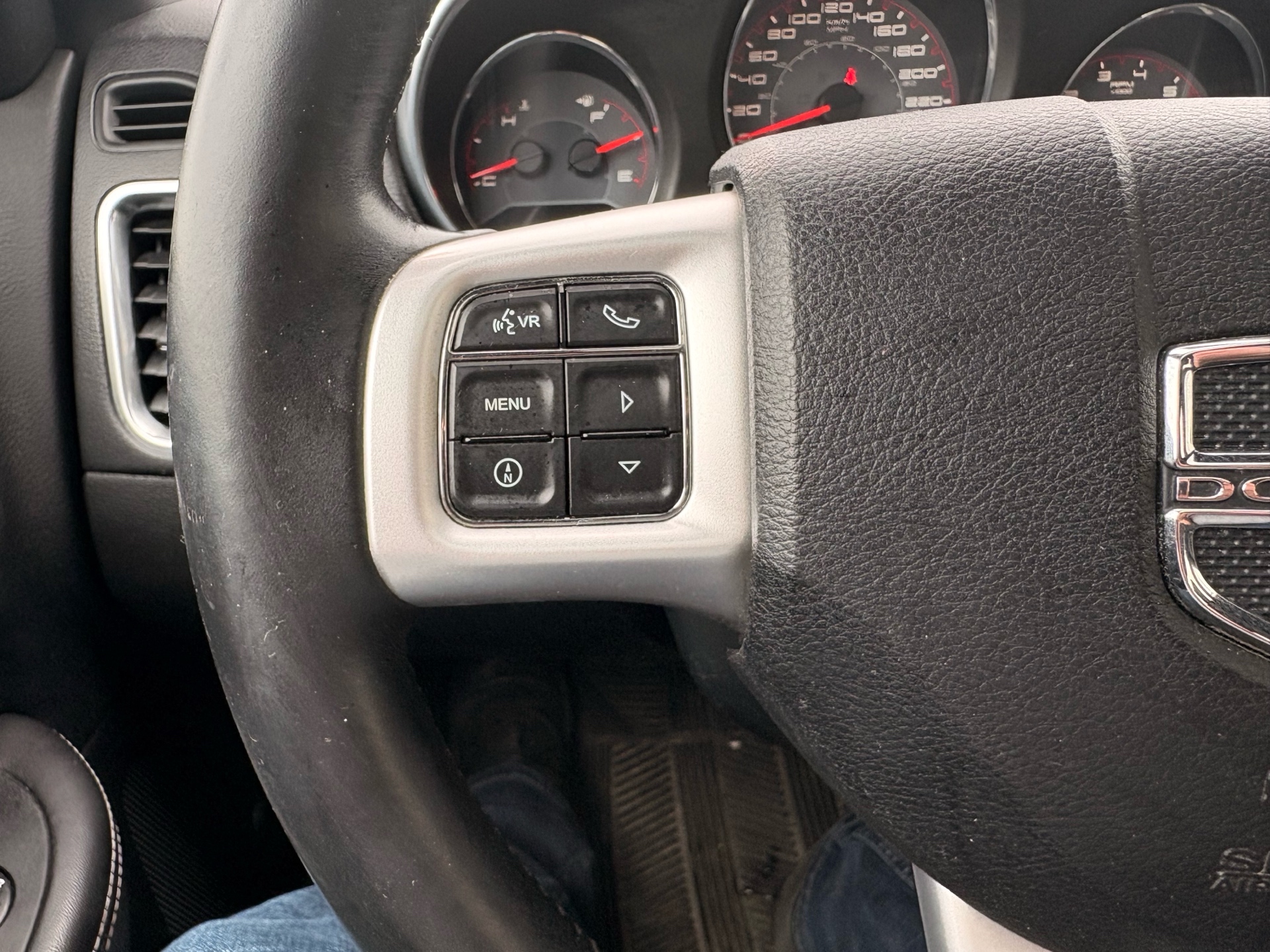 /skymotorscanada/2013-Dodge-Avenger-017248396449275782.jpg