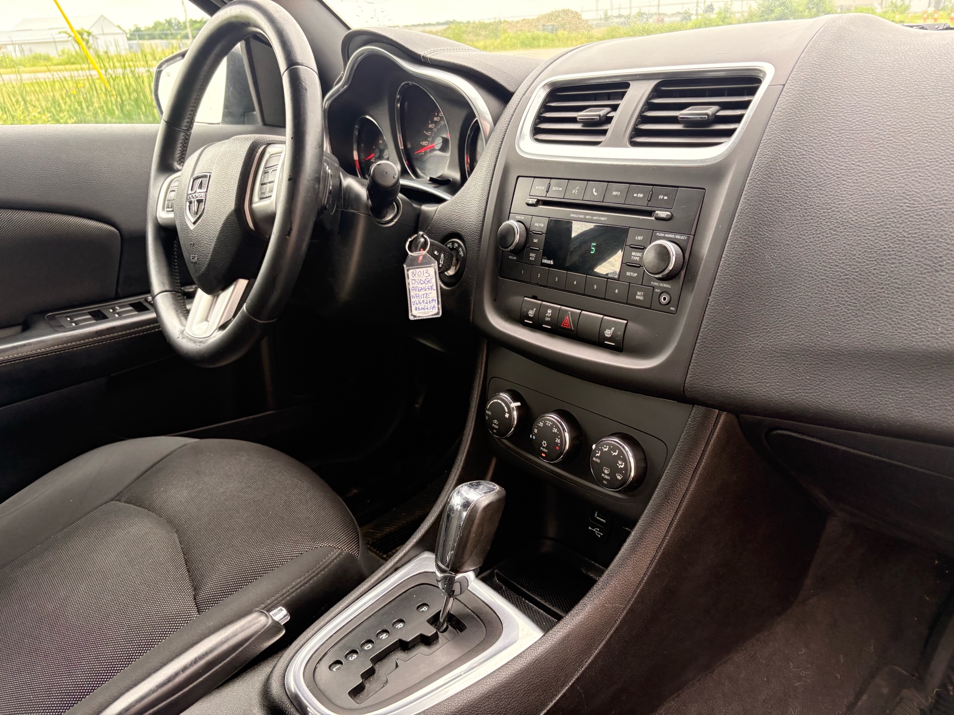 /skymotorscanada/2013-Dodge-Avenger-5120506662053637.jpg