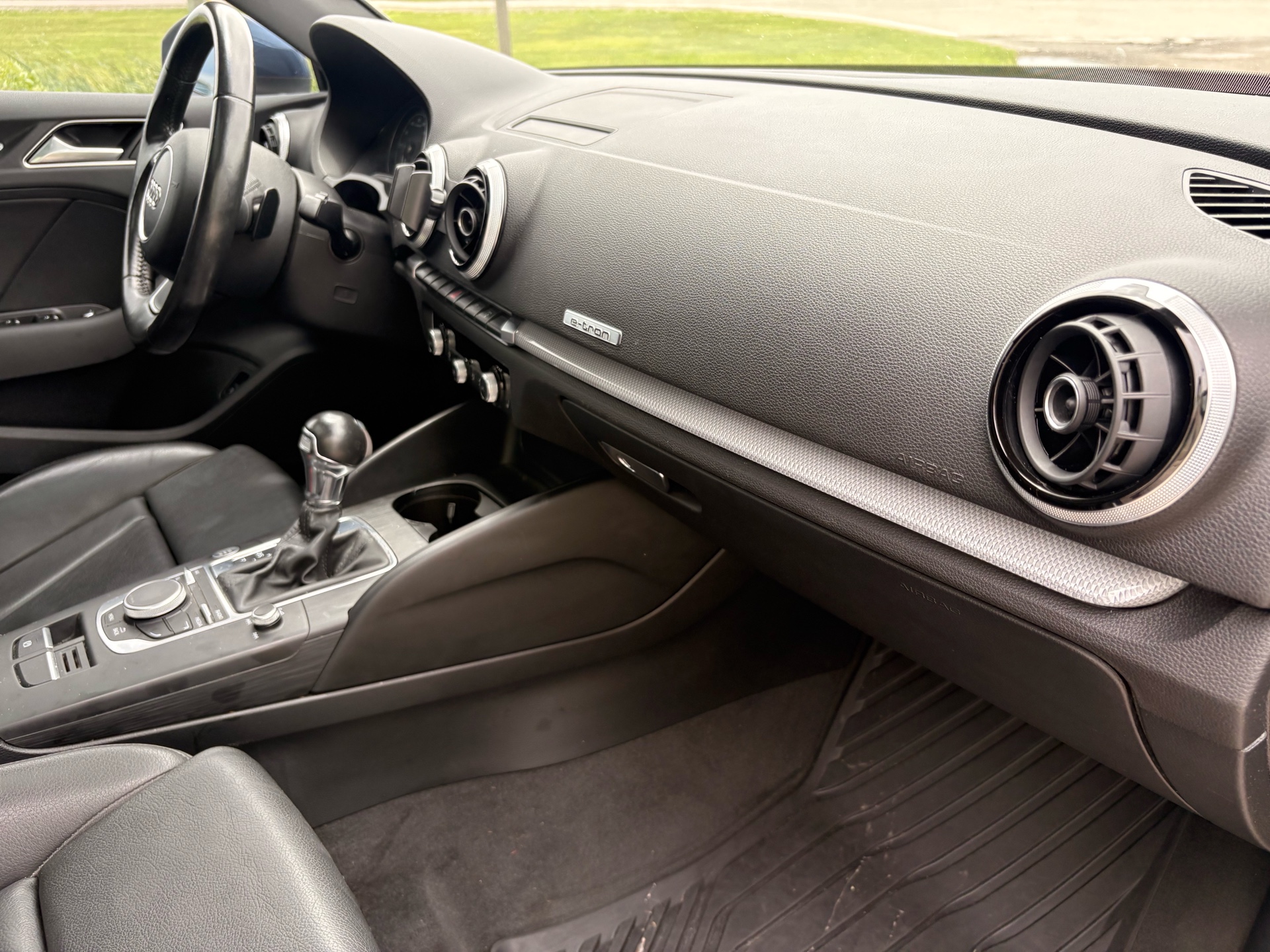 /skymotorscanada/2016-AUDI-A3E-TRON-024440692577496703.jpg