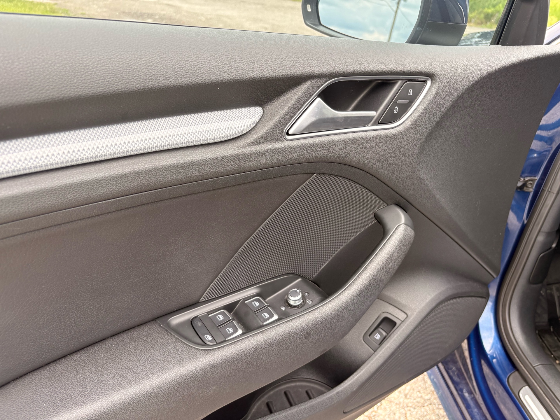 /skymotorscanada/2016-AUDI-A3E-TRON-2404987097088498.jpg