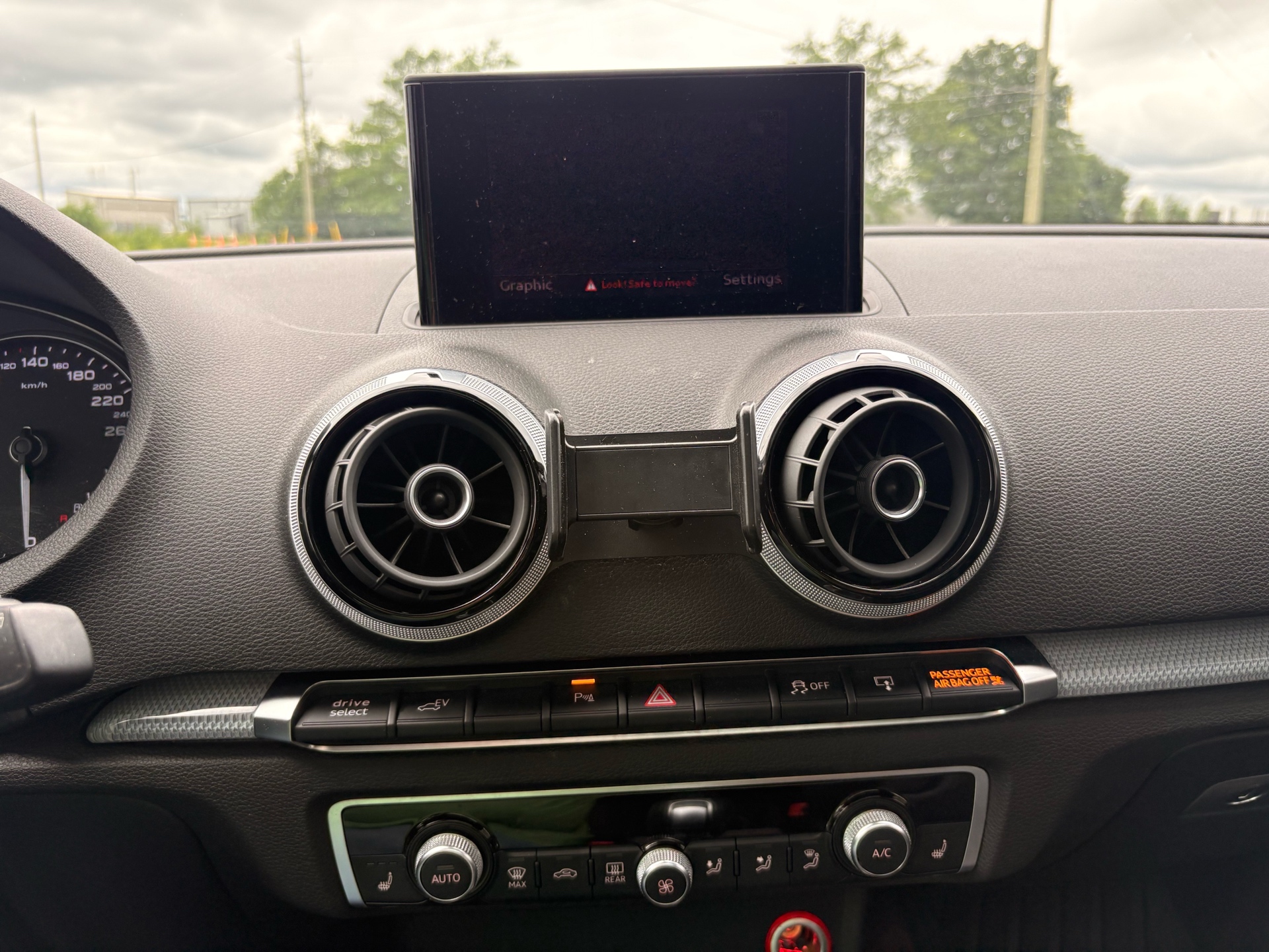 /skymotorscanada/2016-AUDI-A3E-TRON-3787277799507096.jpg