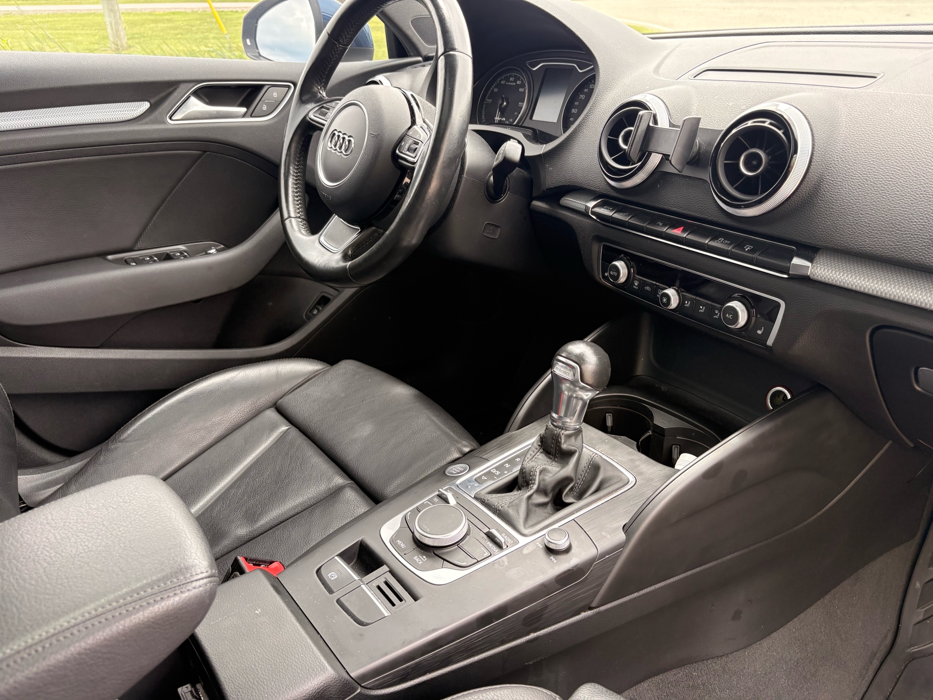/skymotorscanada/2016-AUDI-A3E-TRON-42672071439477777.jpg