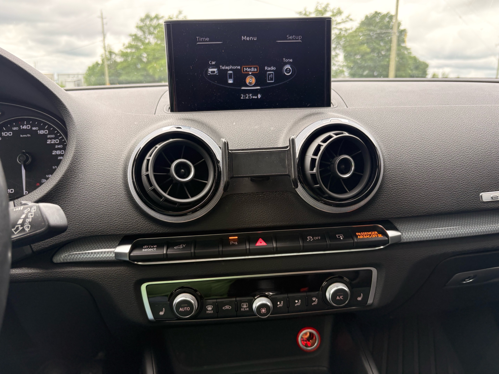 /skymotorscanada/2016-AUDI-A3E-TRON-71469538955042.jpg