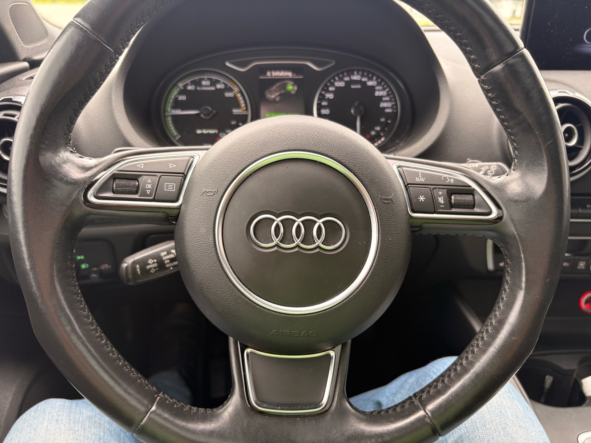 /skymotorscanada/2016-AUDI-A3E-TRON-7374689391414884.jpg