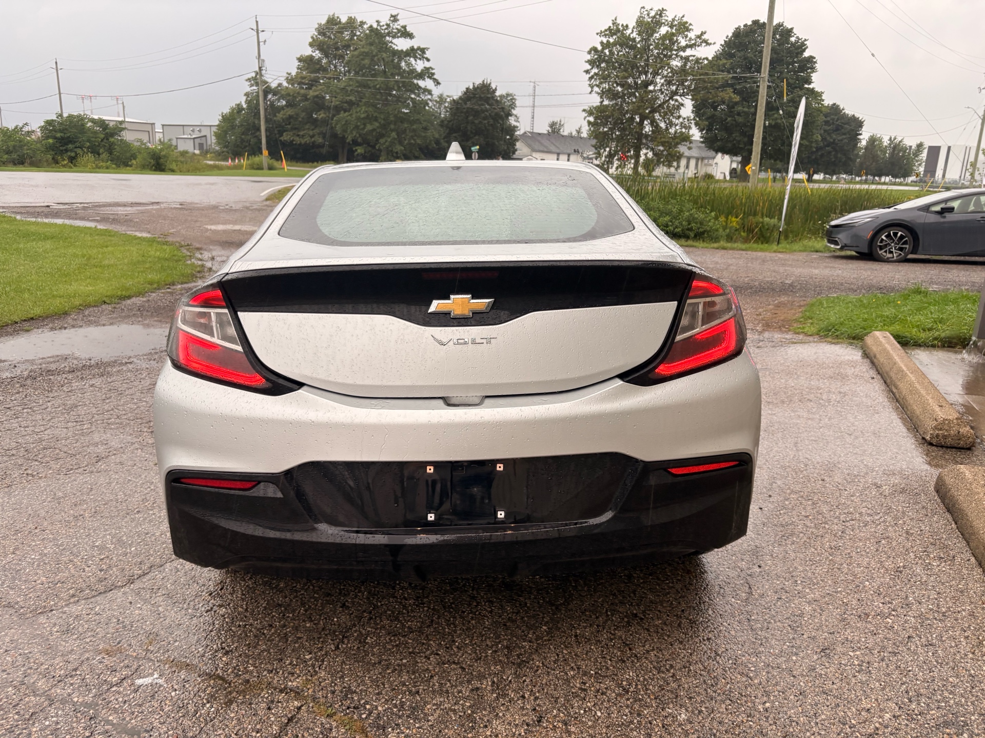 /skymotorscanada/2017-Chevrolet-Volt-7098914243540424.jpg