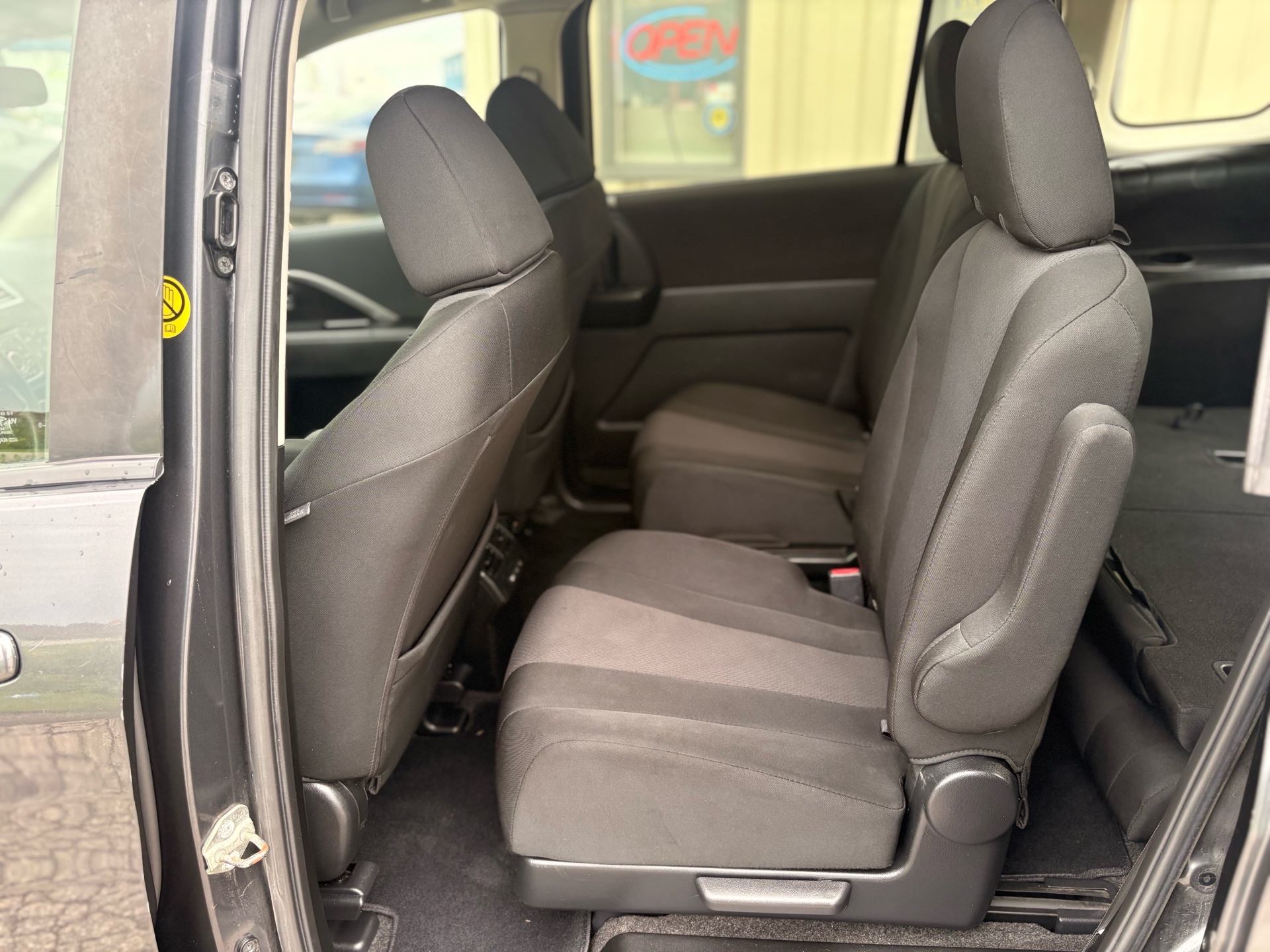 /skymotorscanada/2017-MAZDA-MAZDA5-3604070212758572.jpg