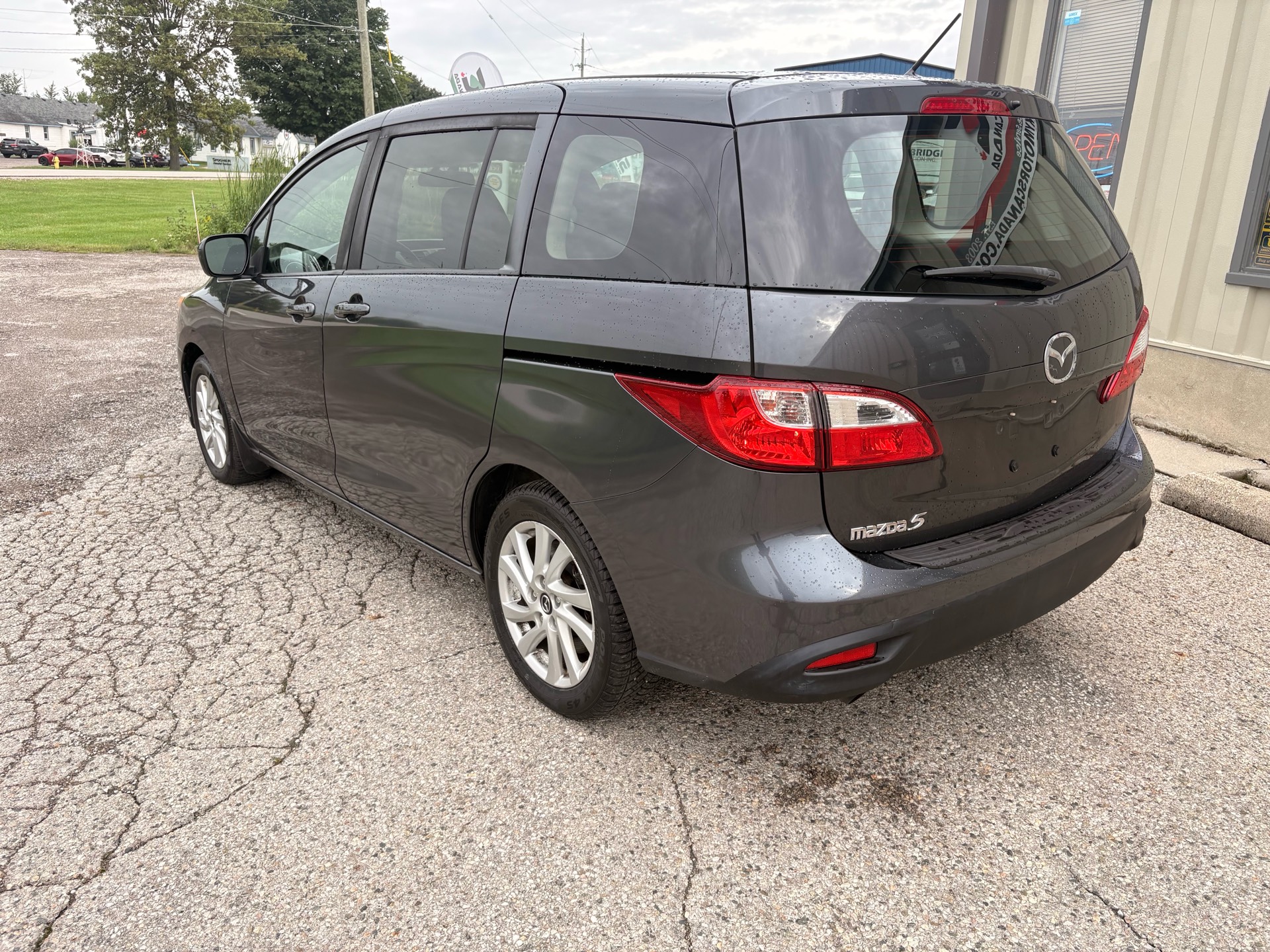 /skymotorscanada/2017-MAZDA-MAZDA5-6407232537966536.jpg
