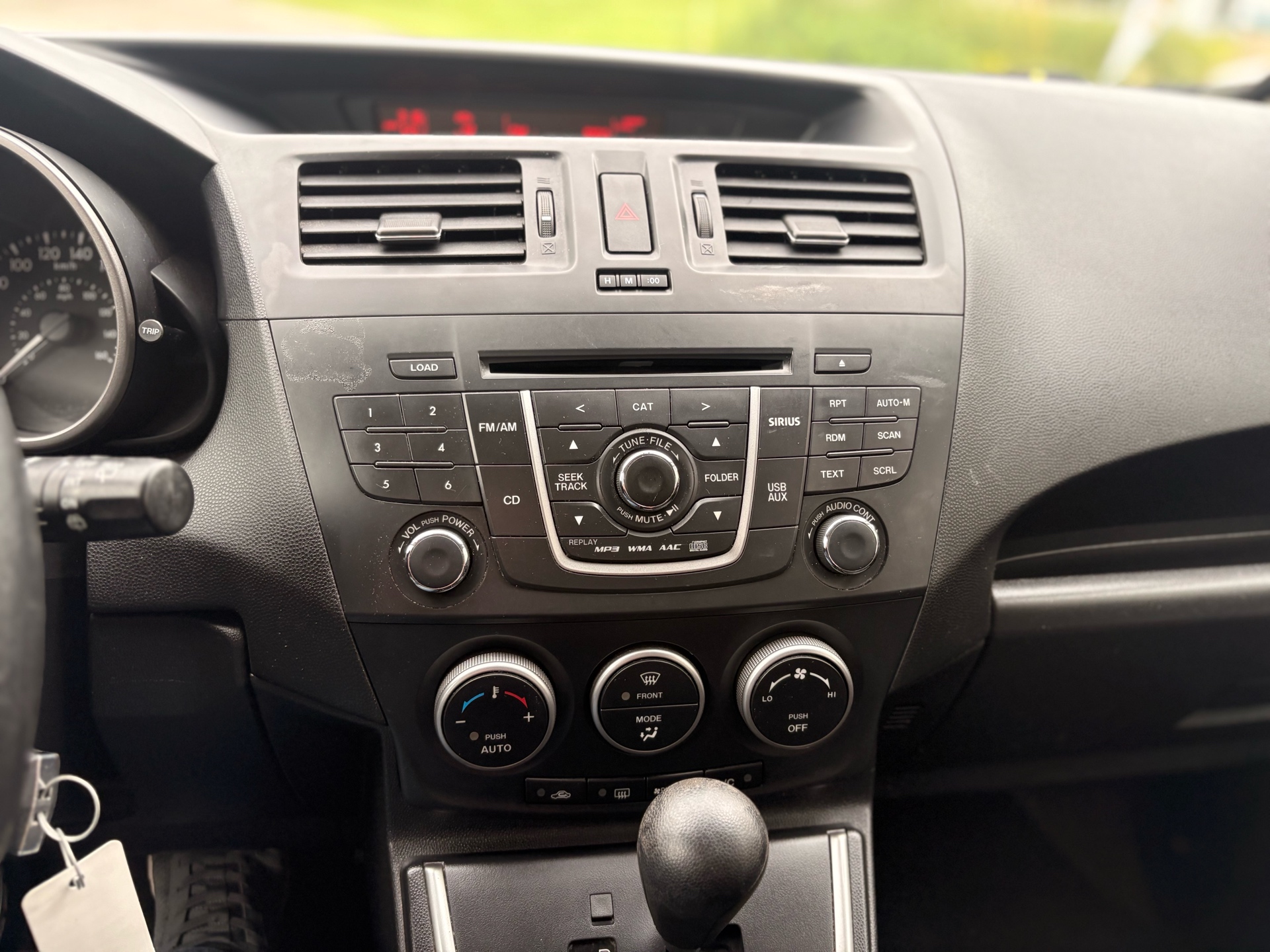 /skymotorscanada/2017-MAZDA-MAZDA5-9042726651380828.jpg