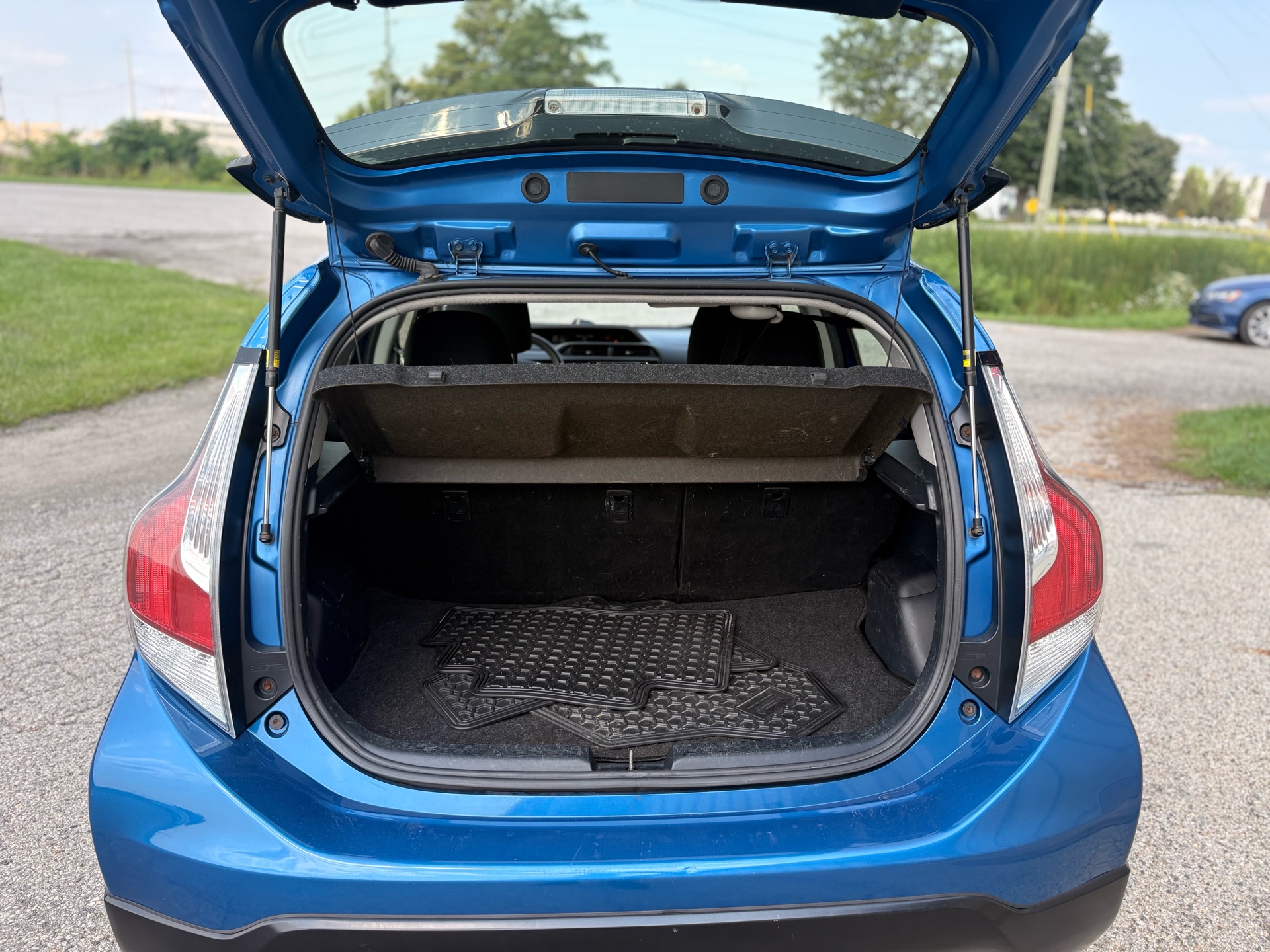 /skymotorscanada/2017-Toyota-Priusc-21952851443461507.jpg
