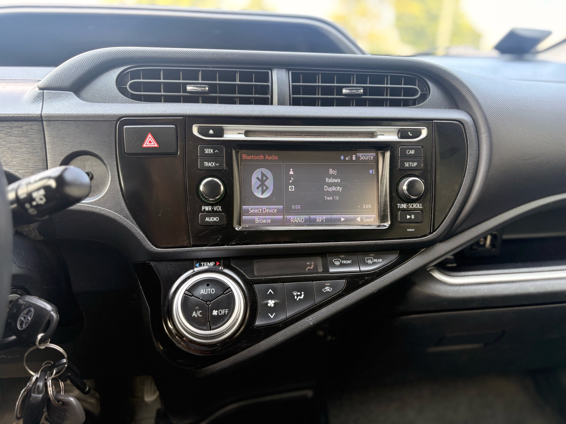 /skymotorscanada/2017-Toyota-Priusc-4566019137077644.jpg