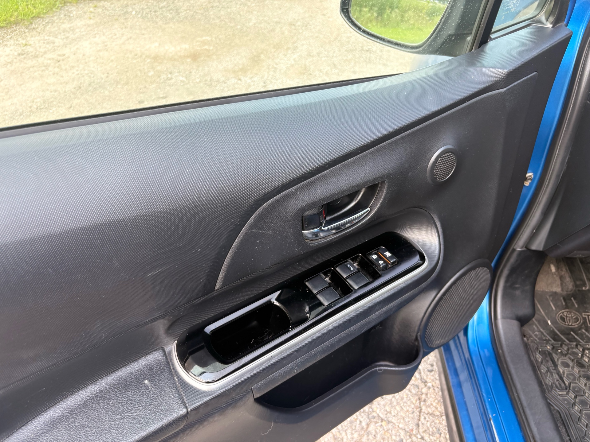 /skymotorscanada/2017-Toyota-Priusc-943045595326887.jpg