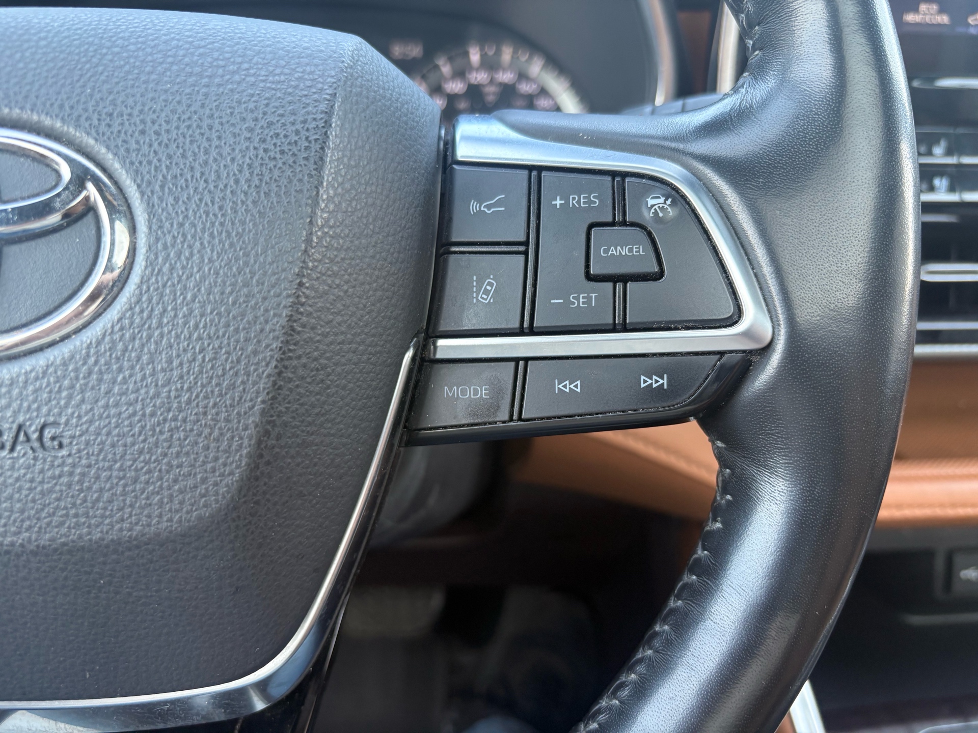 /skymotorscanada/2021-Toyota-Highlander-14789381224520648.jpg
