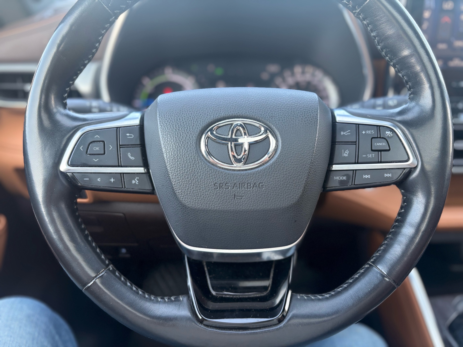 /skymotorscanada/2021-Toyota-Highlander-20185405446012372.jpg