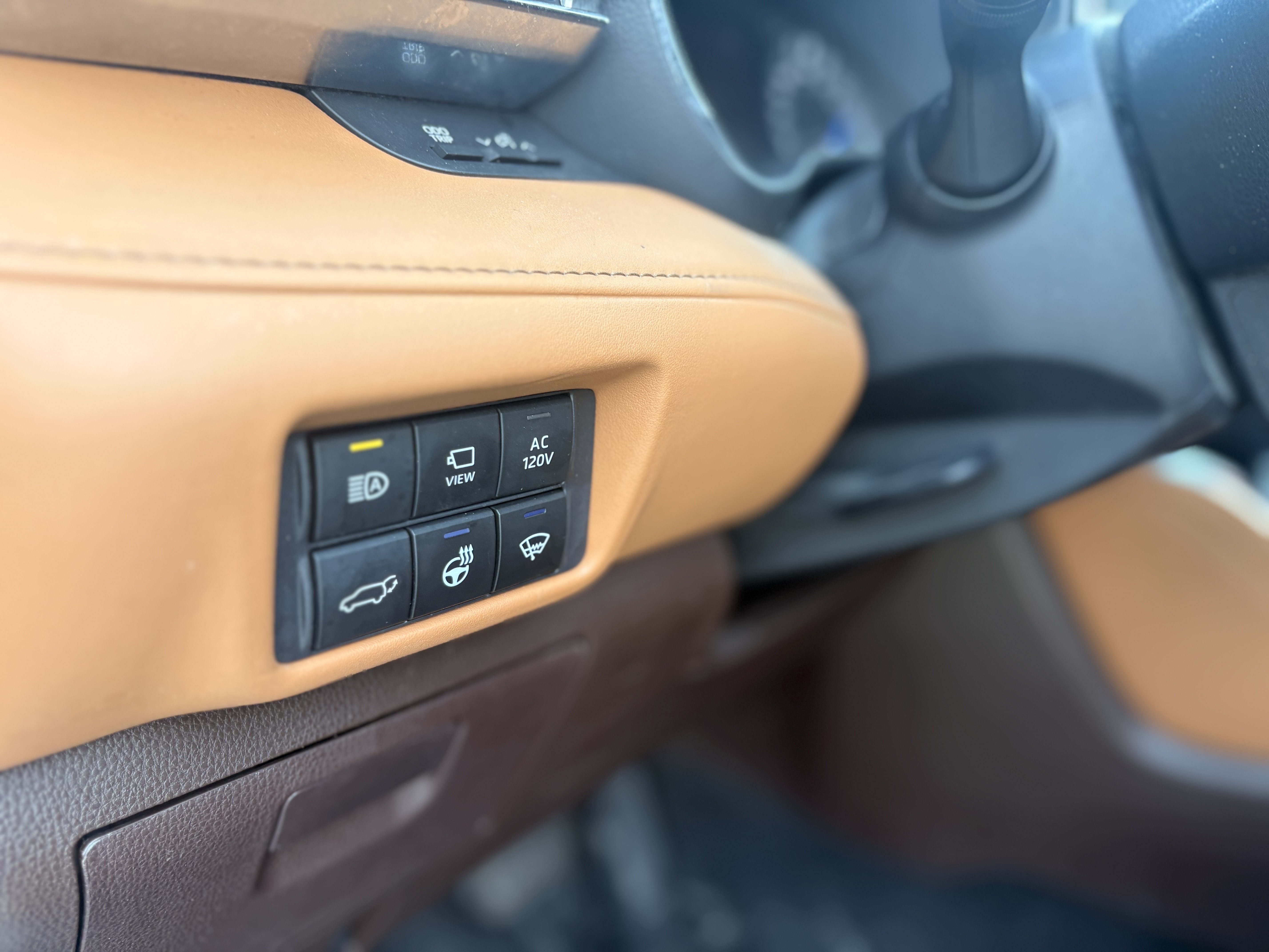 /skymotorscanada/2021-Toyota-Highlander-2043940238231663.jpg