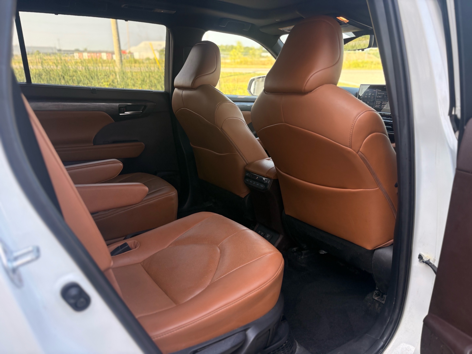 /skymotorscanada/2021-Toyota-Highlander-4109488976808746.jpg