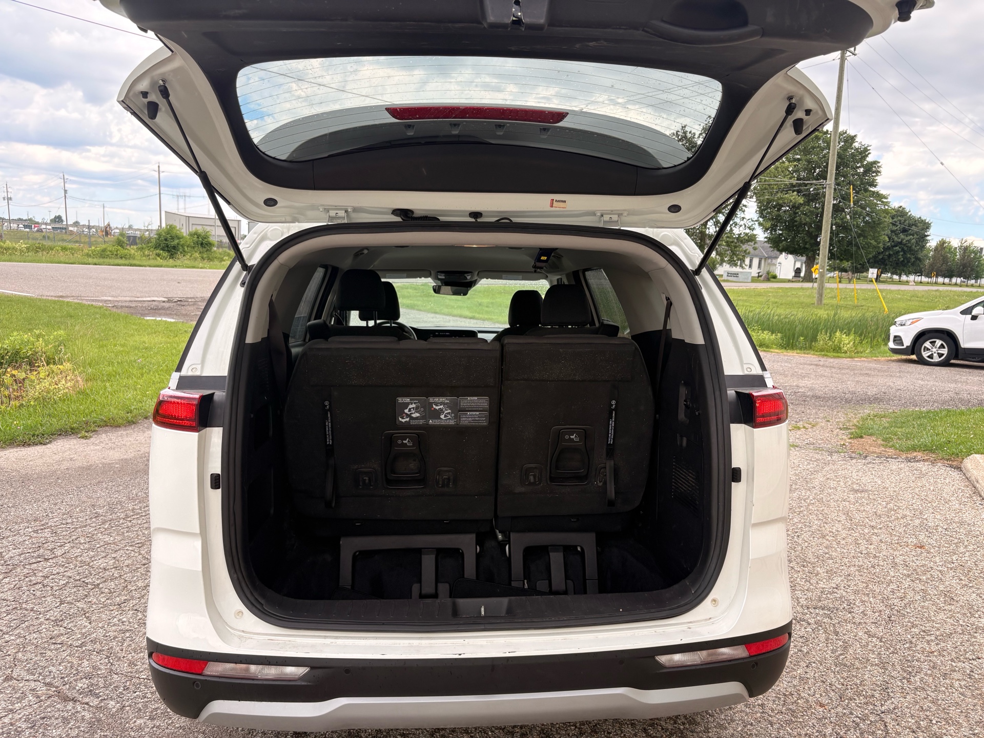 /skymotorscanada/2022-Kia-Carnival-030639962096372653.jpg
