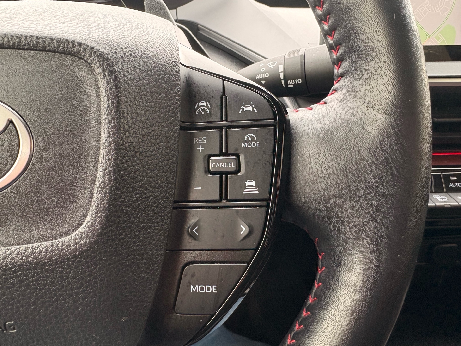 /skymotorscanada/2023-TOYOTA-PRIUSPRIME-37563363497800695.jpg