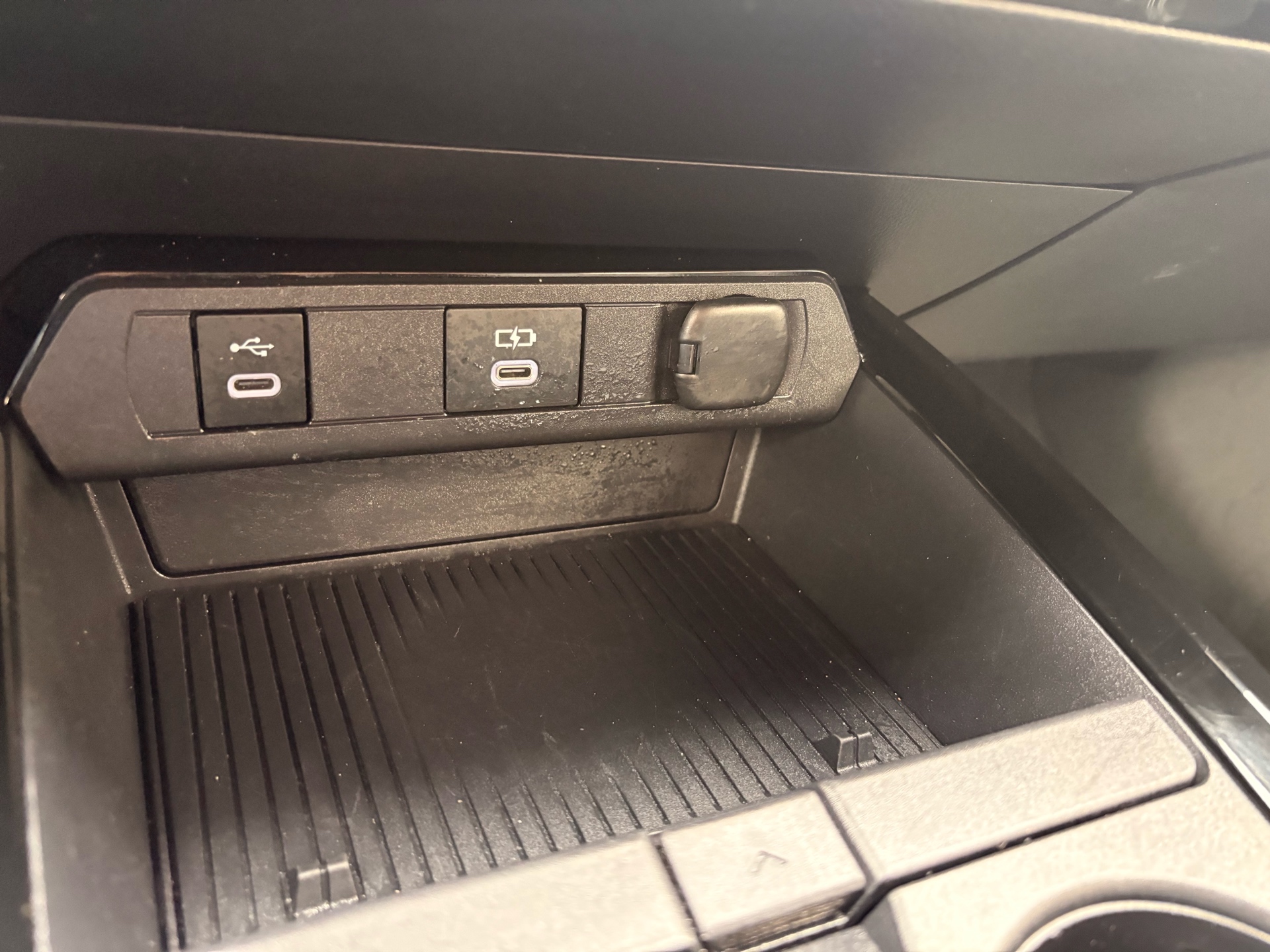 /skymotorscanada/2023-TOYOTA-PRIUSPRIME-5861430993948415.jpg