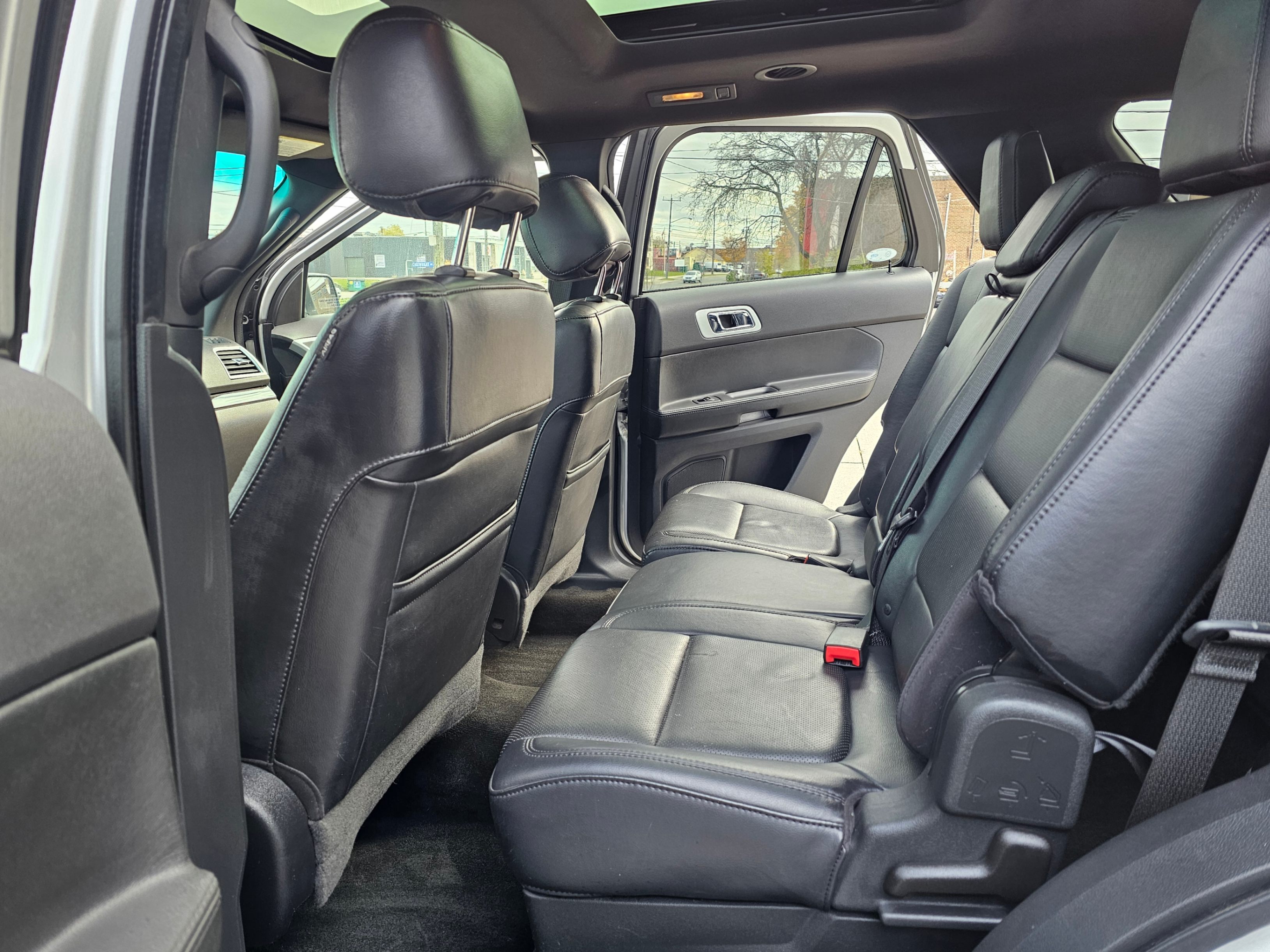 /todaysautosalesandservice/2011-Ford-Explorer-5825246996972444.jpg