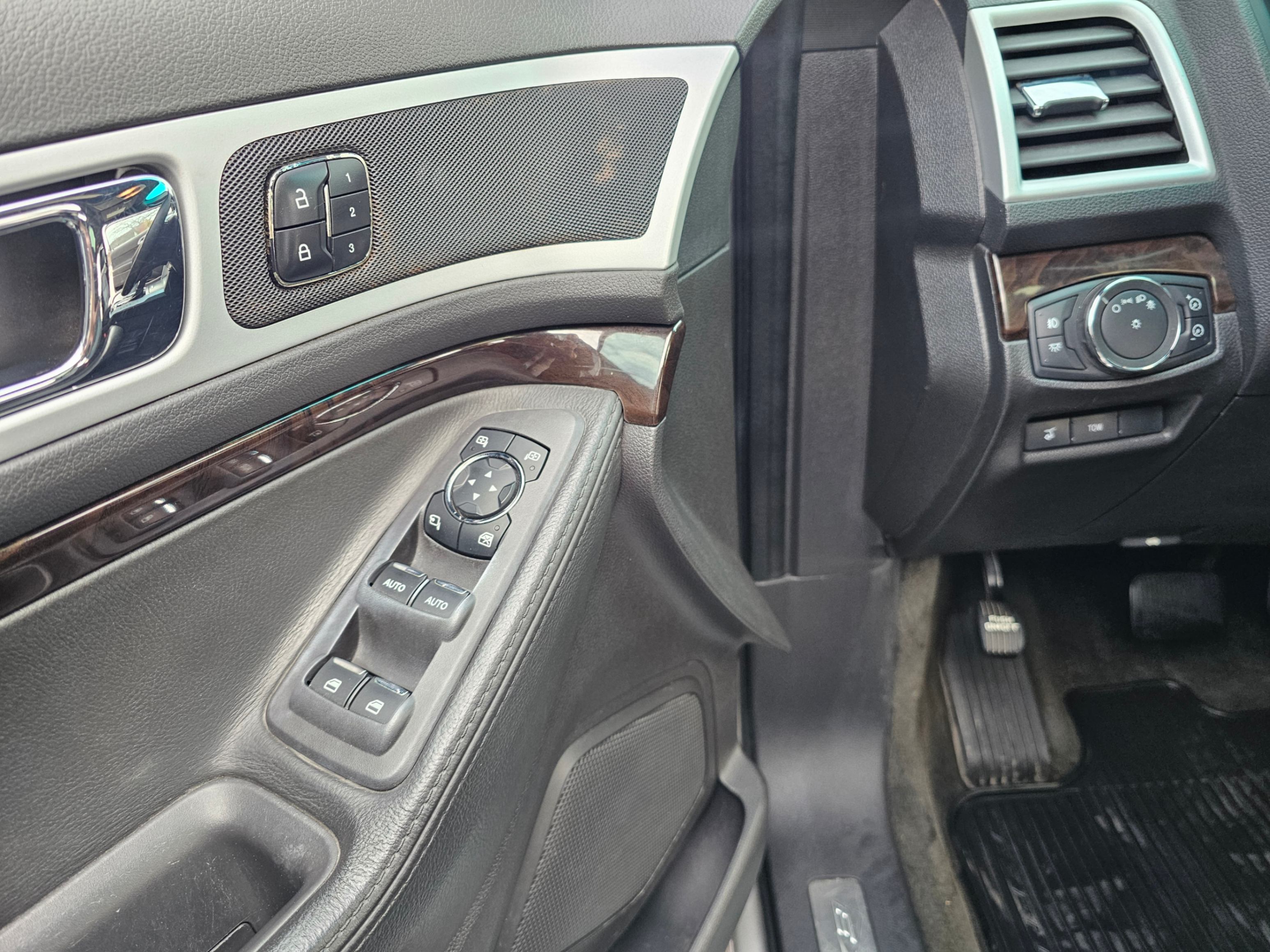 /todaysautosalesandservice/2011-Ford-Explorer-7762888159162986.jpg