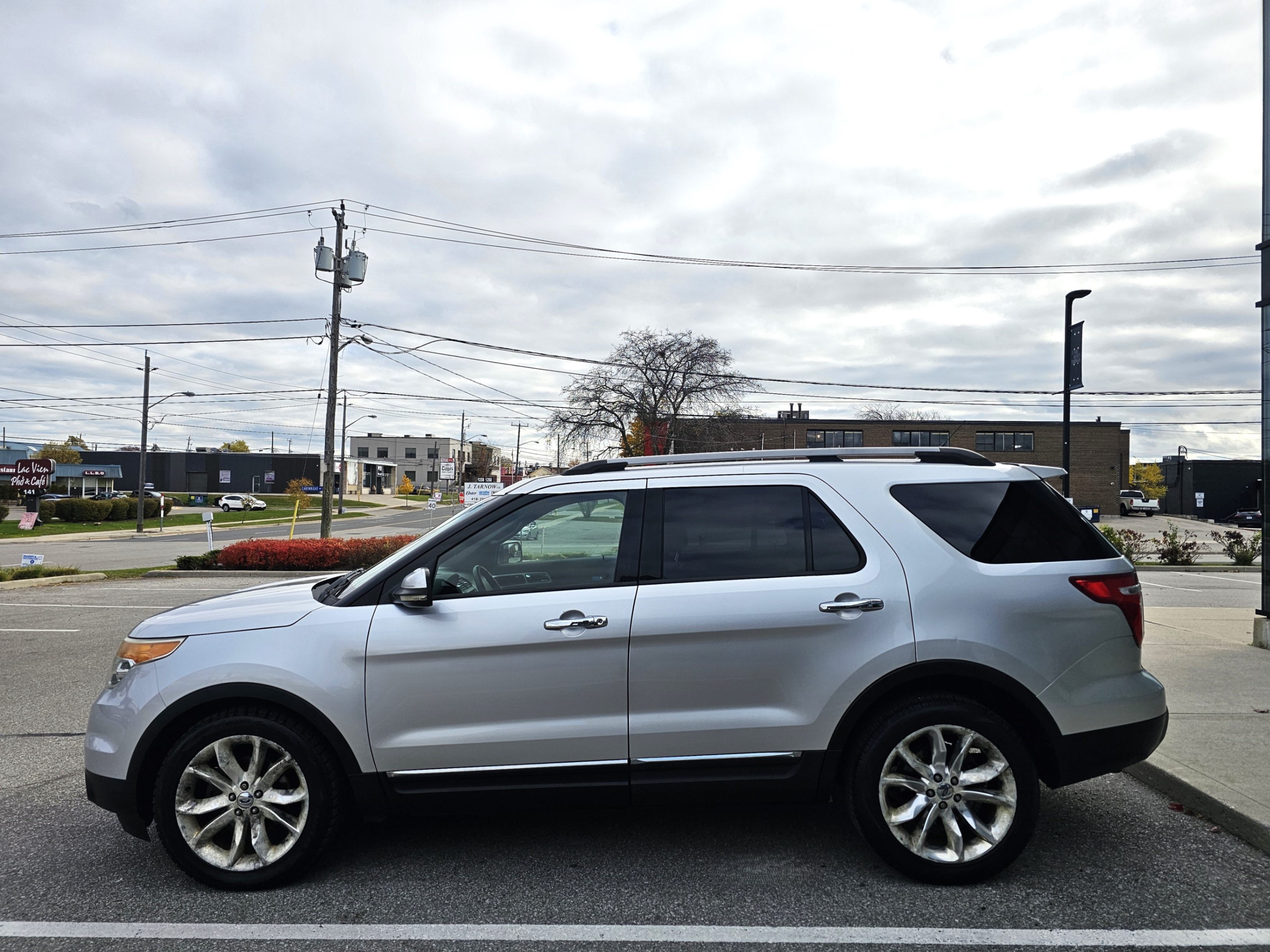 /todaysautosalesandservice/2011-Ford-Explorer-8393146487104737.jpg