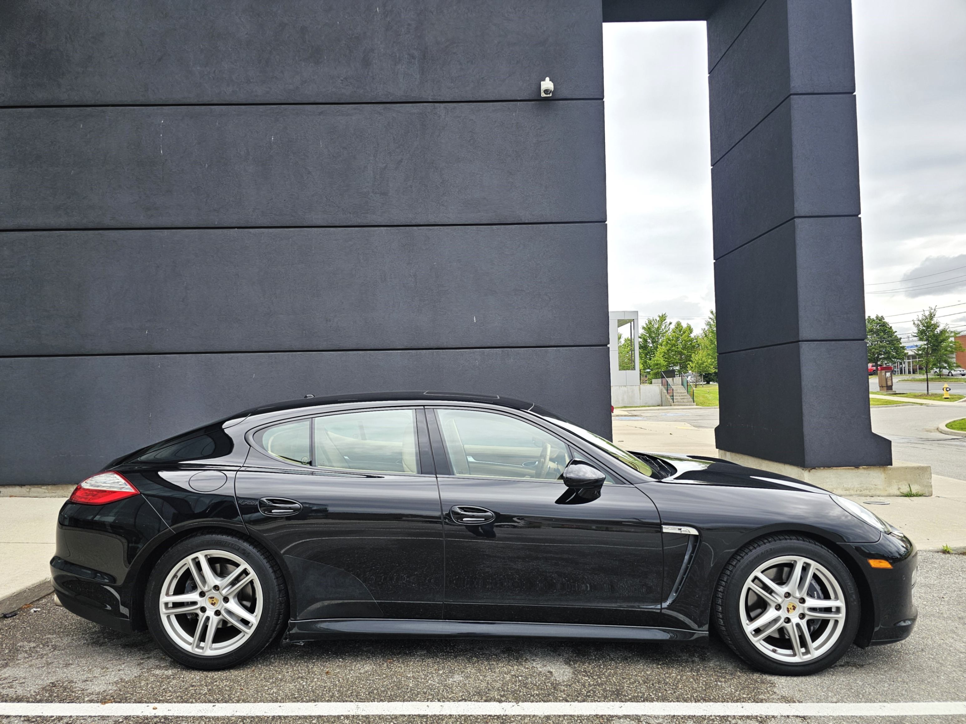 /todaysautosalesandservice/2011-Porsche-Panamera-36222485632173784.jpg