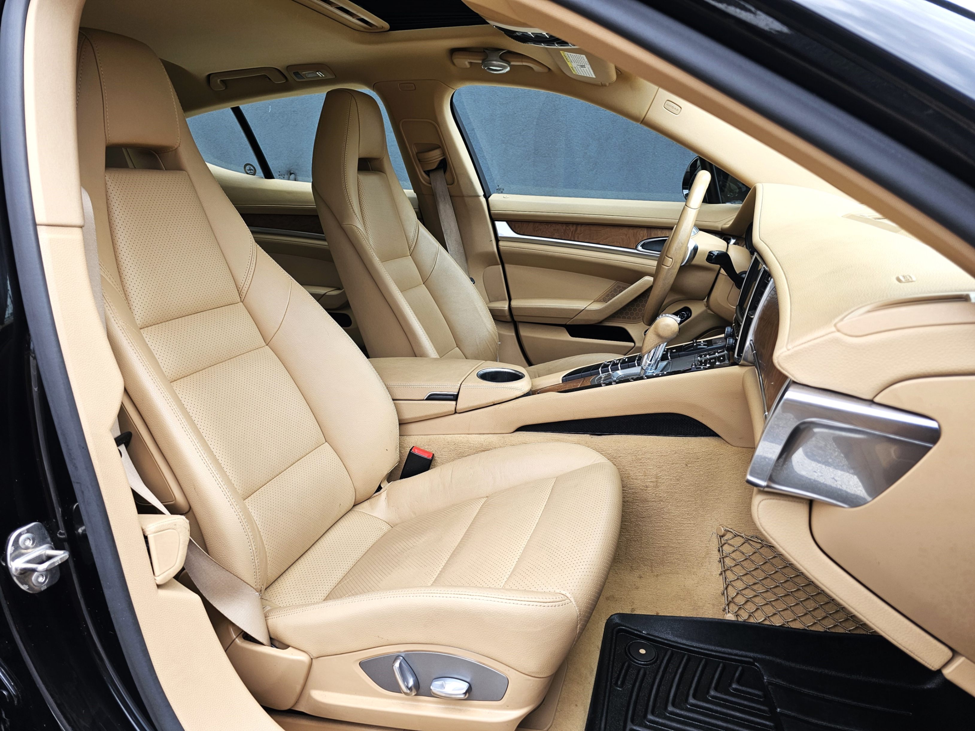 /todaysautosalesandservice/2011-Porsche-Panamera-4261415202068948.jpg