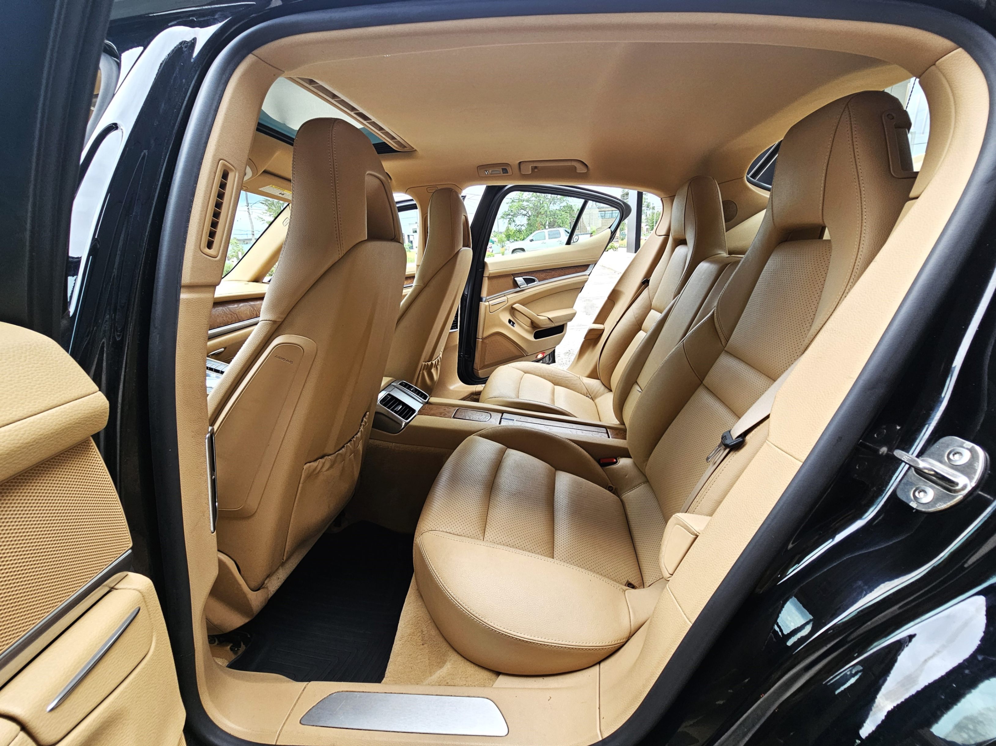 /todaysautosalesandservice/2011-Porsche-Panamera-9544633892796024.jpg