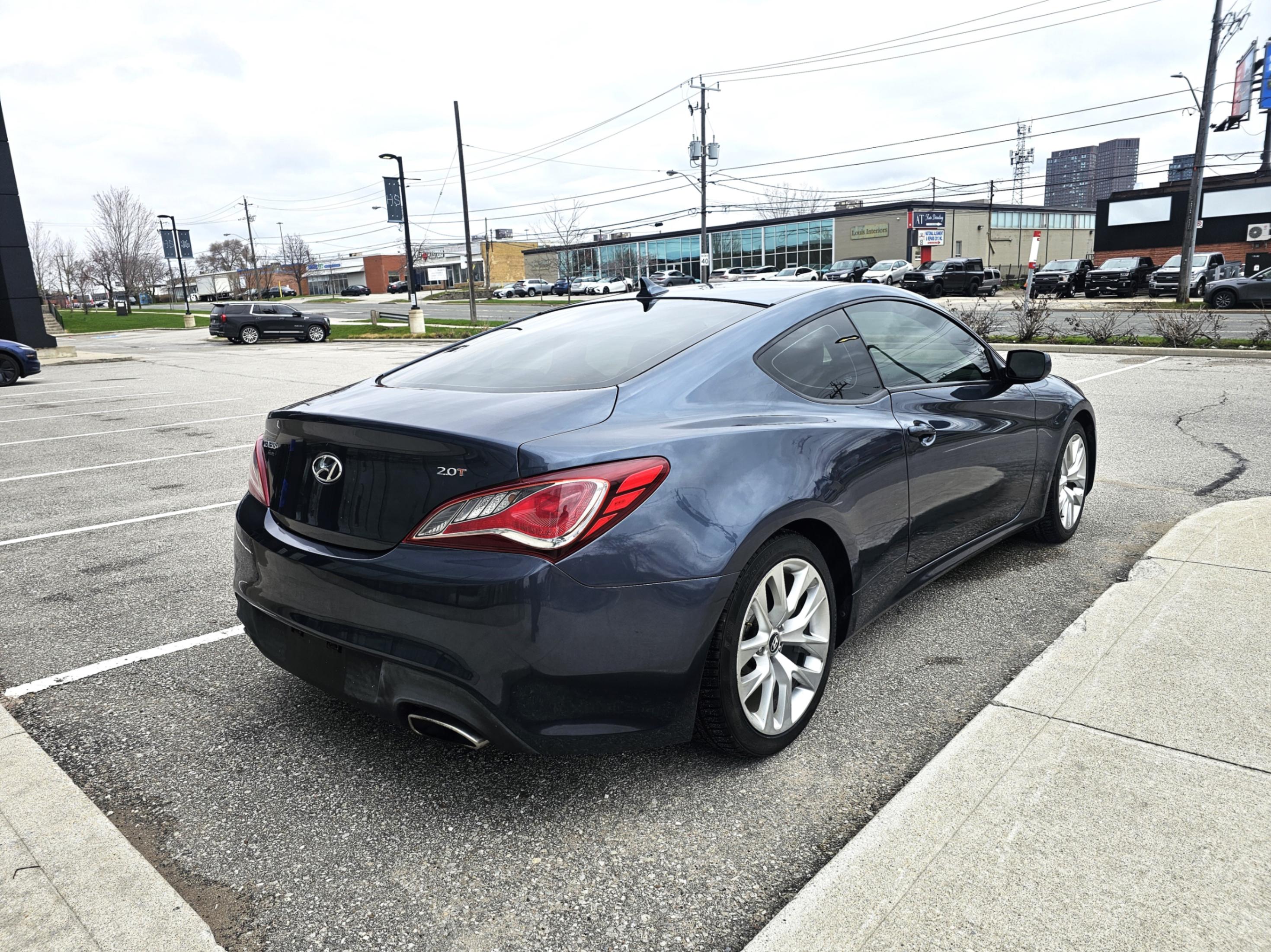 /todaysautosalesandservice/2013-Hyundai-Genesis-30366210978785224.jpg