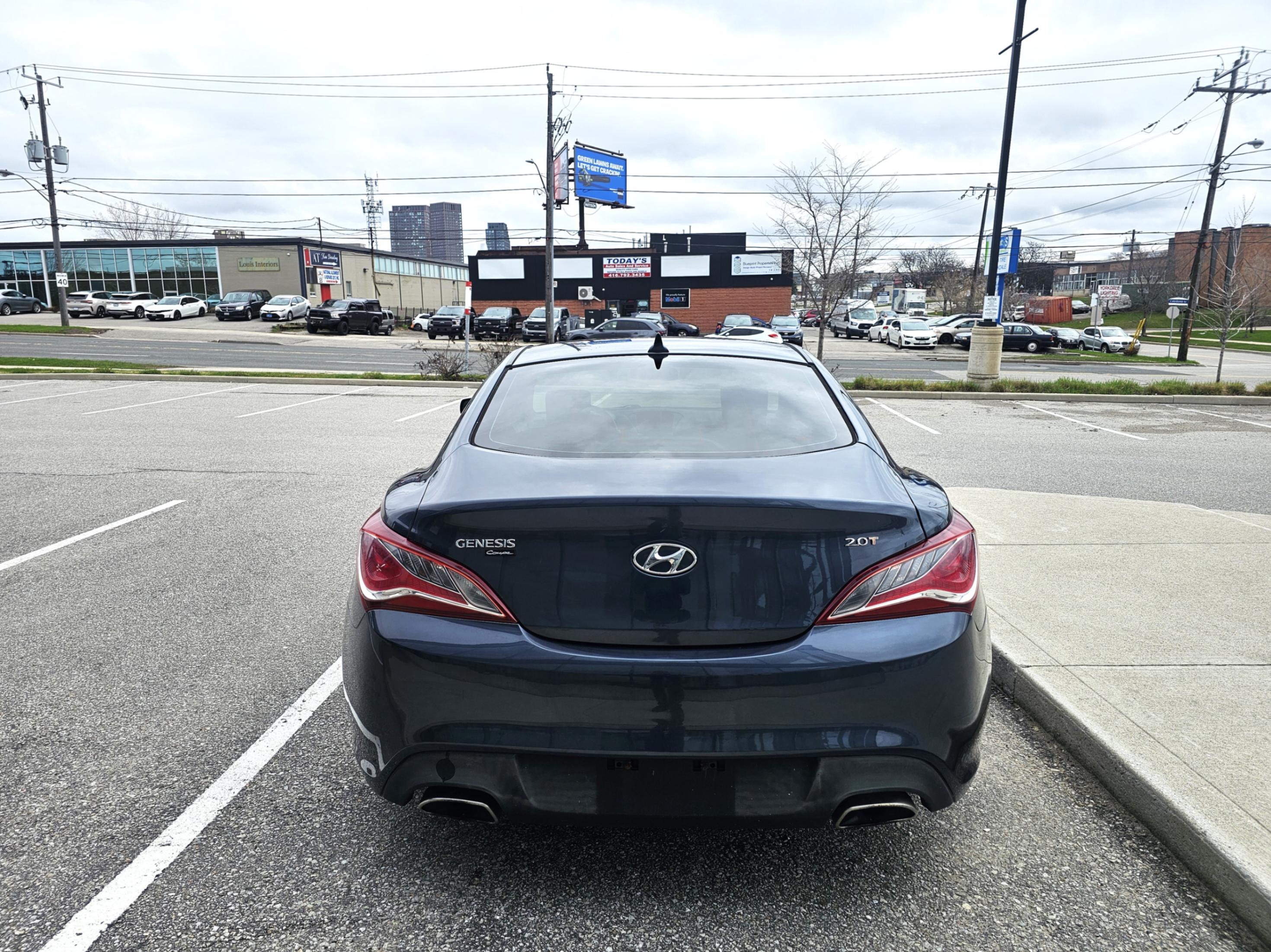 /todaysautosalesandservice/2013-Hyundai-Genesis-3197713712771504.jpg