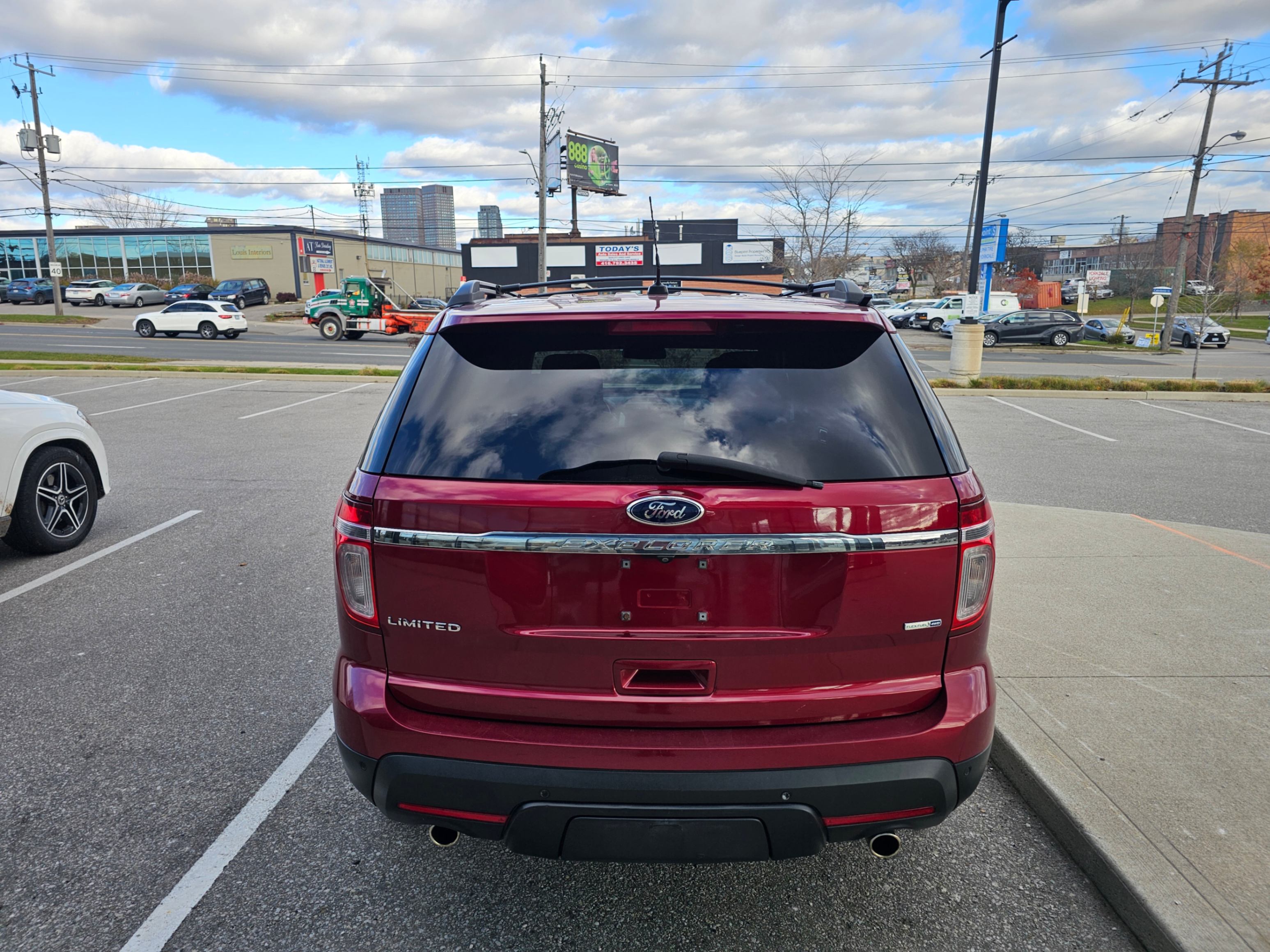 /todaysautosalesandservice/2014-Ford-Explorer-23485509906141333.jpg