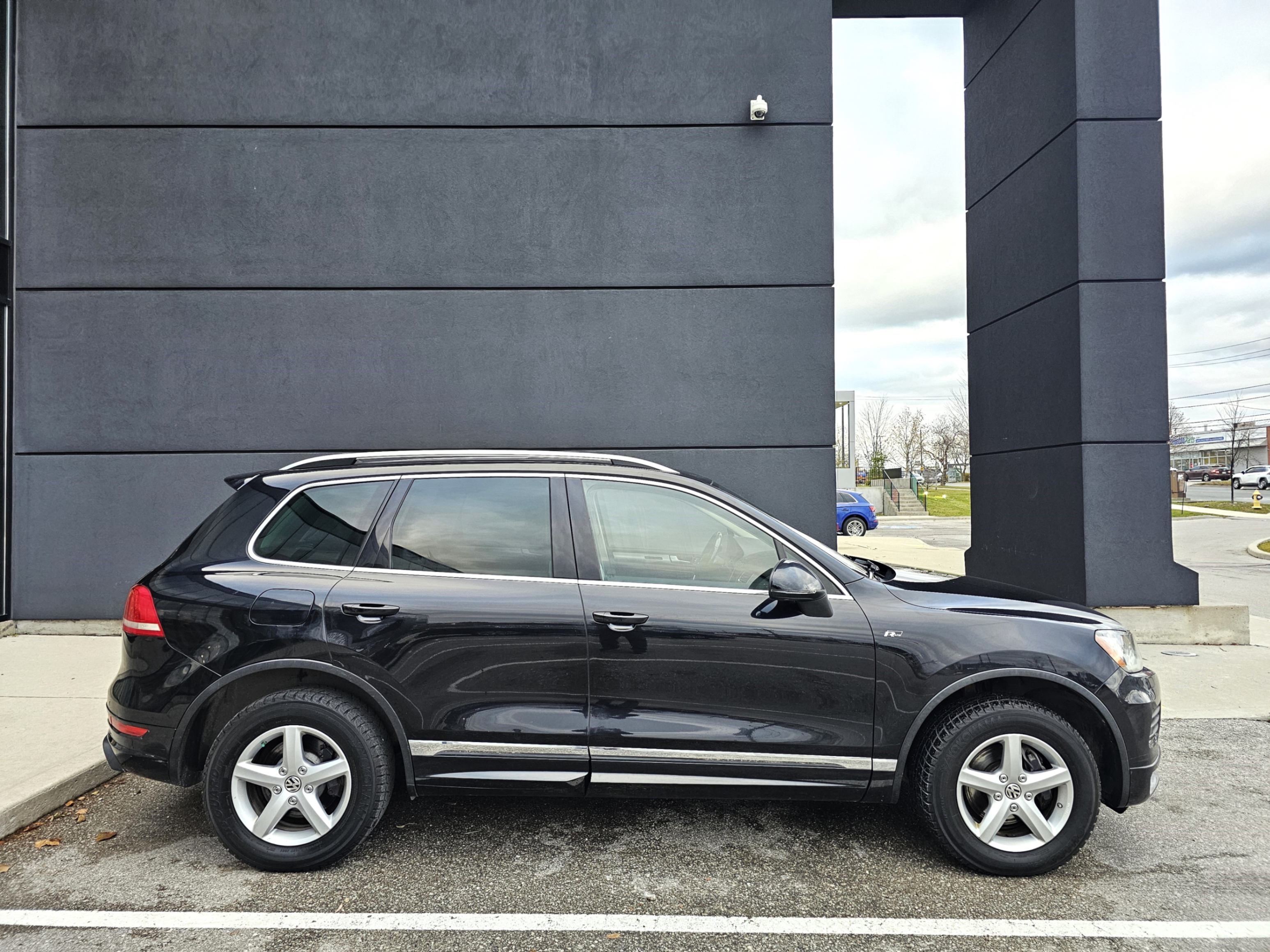 /todaysautosalesandservice/2014-Volkswagen-Touareg-3152197638687442.jpg