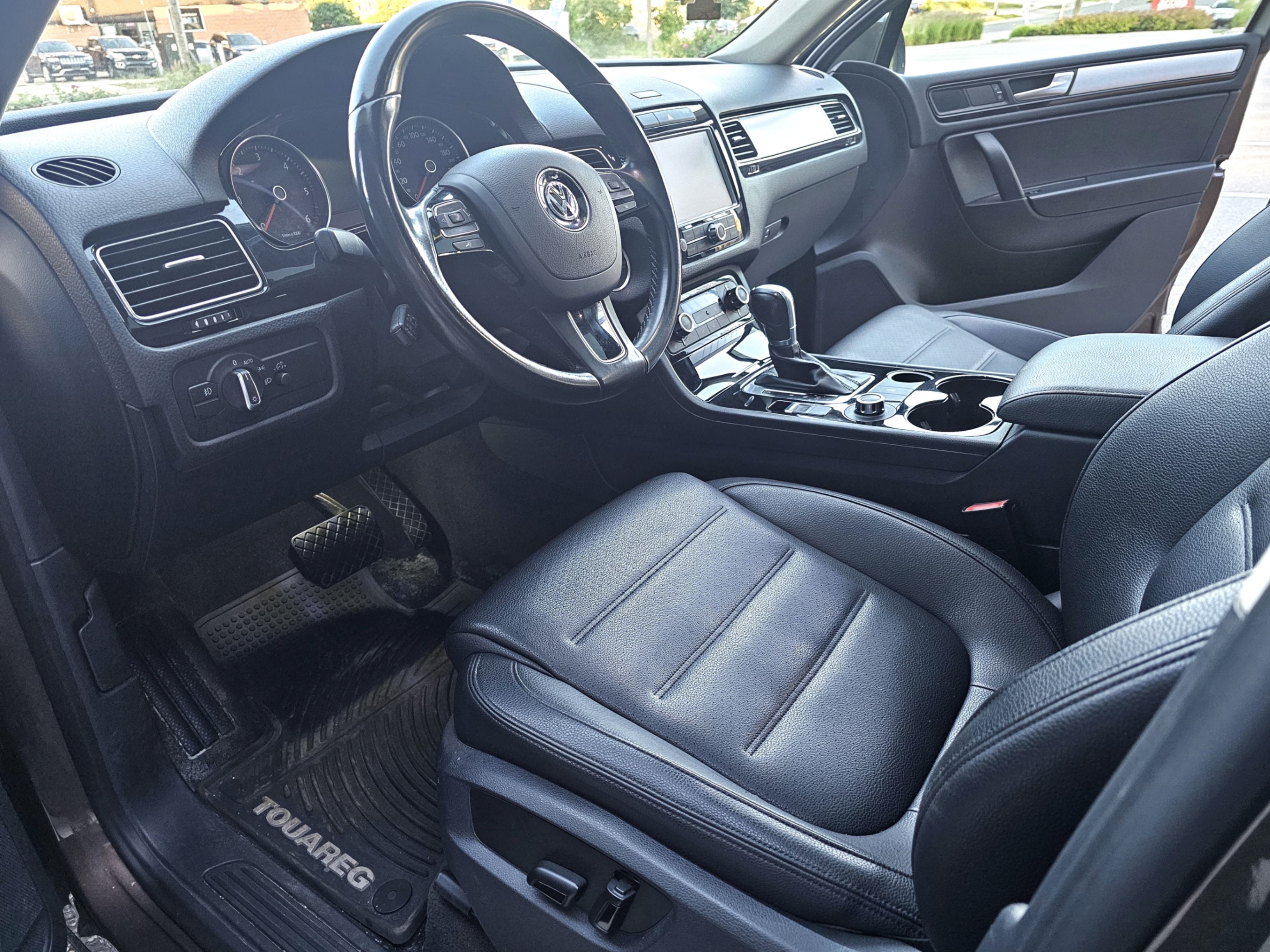 /todaysautosalesandservice/2014-Volkswagen-Touareg-40068895813374916.jpg