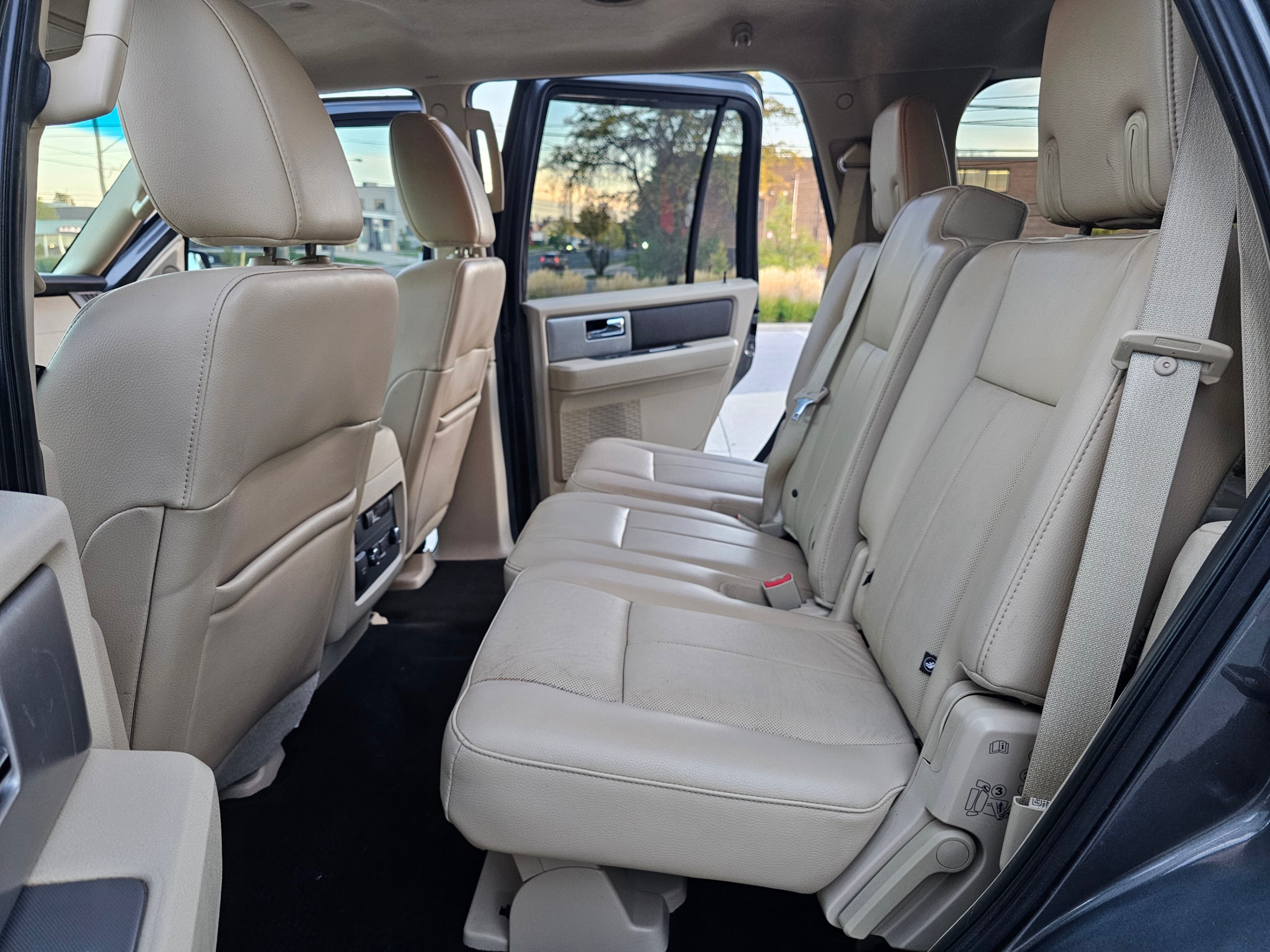 /todaysautosalesandservice/2015-Ford-Expedition-942945104307807.jpg