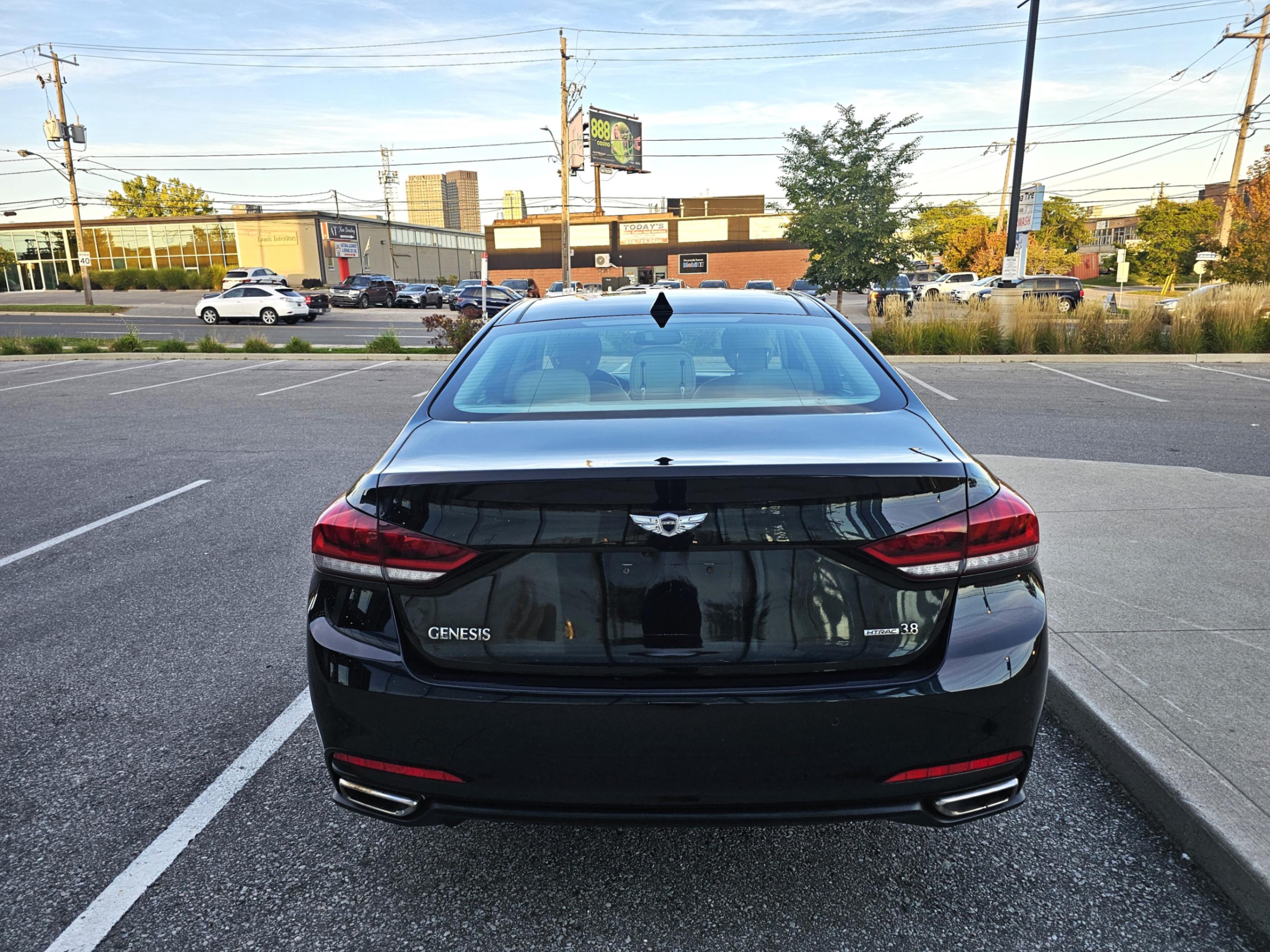 /todaysautosalesandservice/2015-Hyundai-Genesis-028411770568944172.jpg