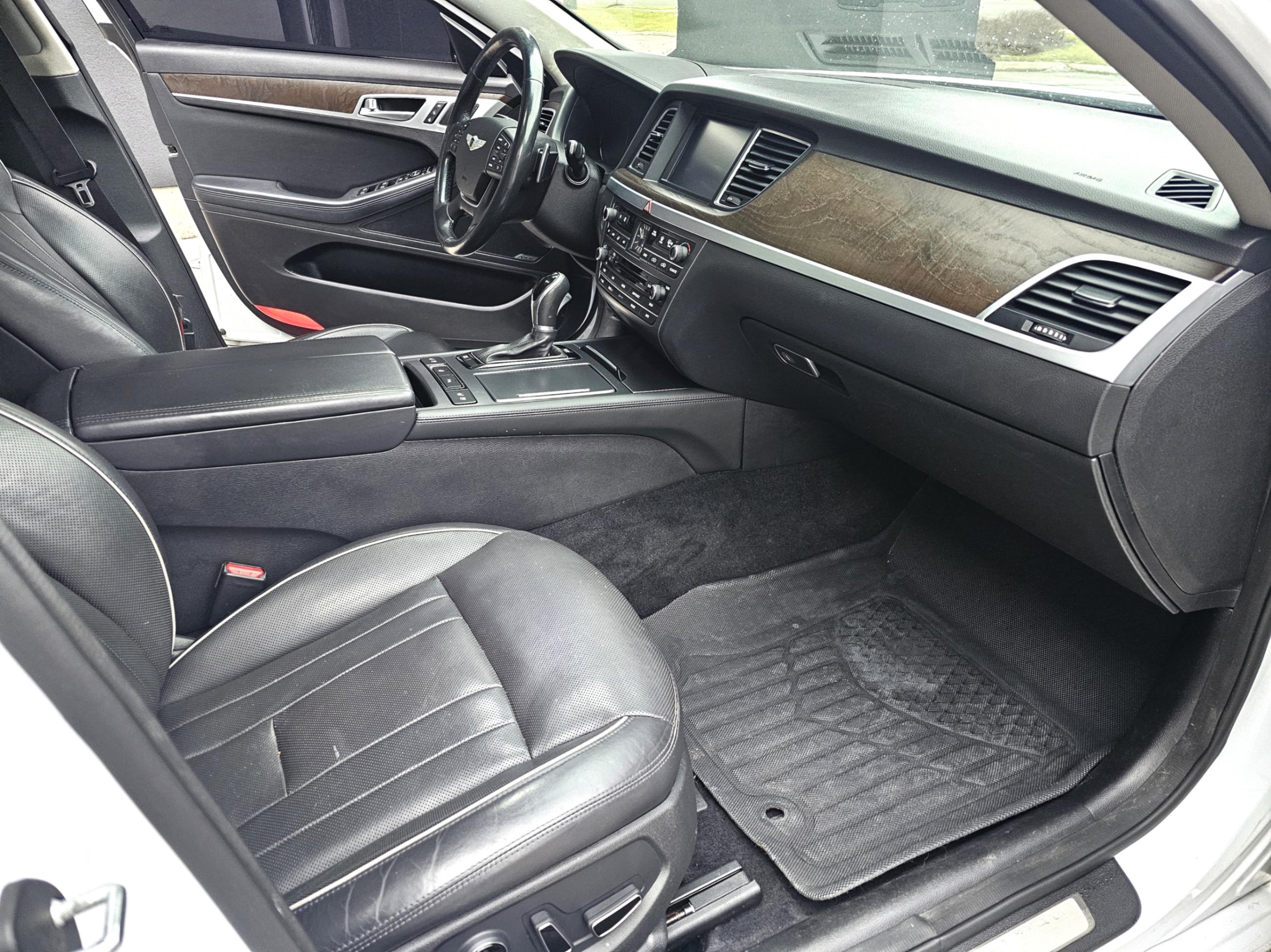 /todaysautosalesandservice/2015-Hyundai-Genesis-060600492455793686.jpg