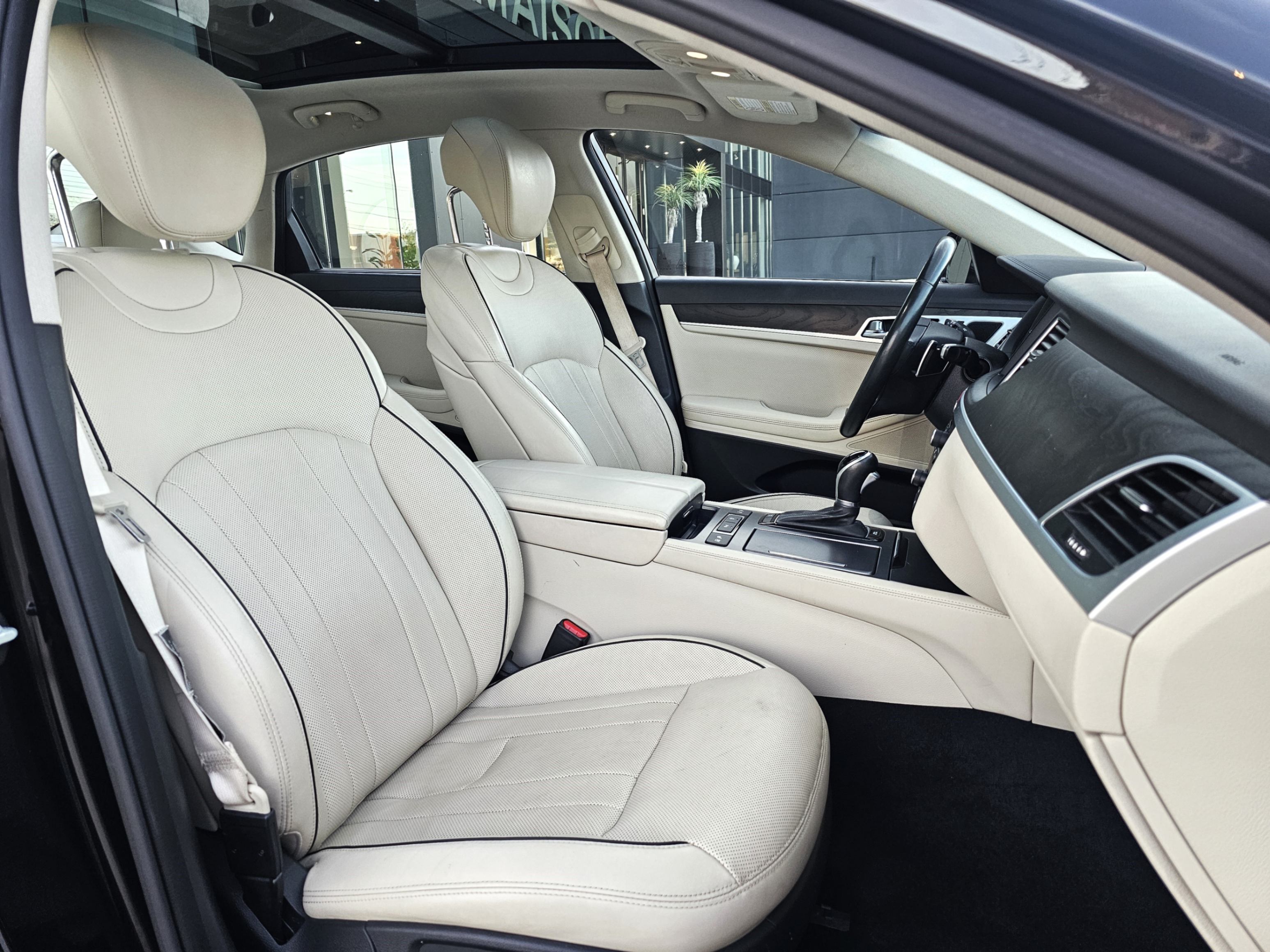/todaysautosalesandservice/2015-Hyundai-Genesis-20613015133310708.jpg