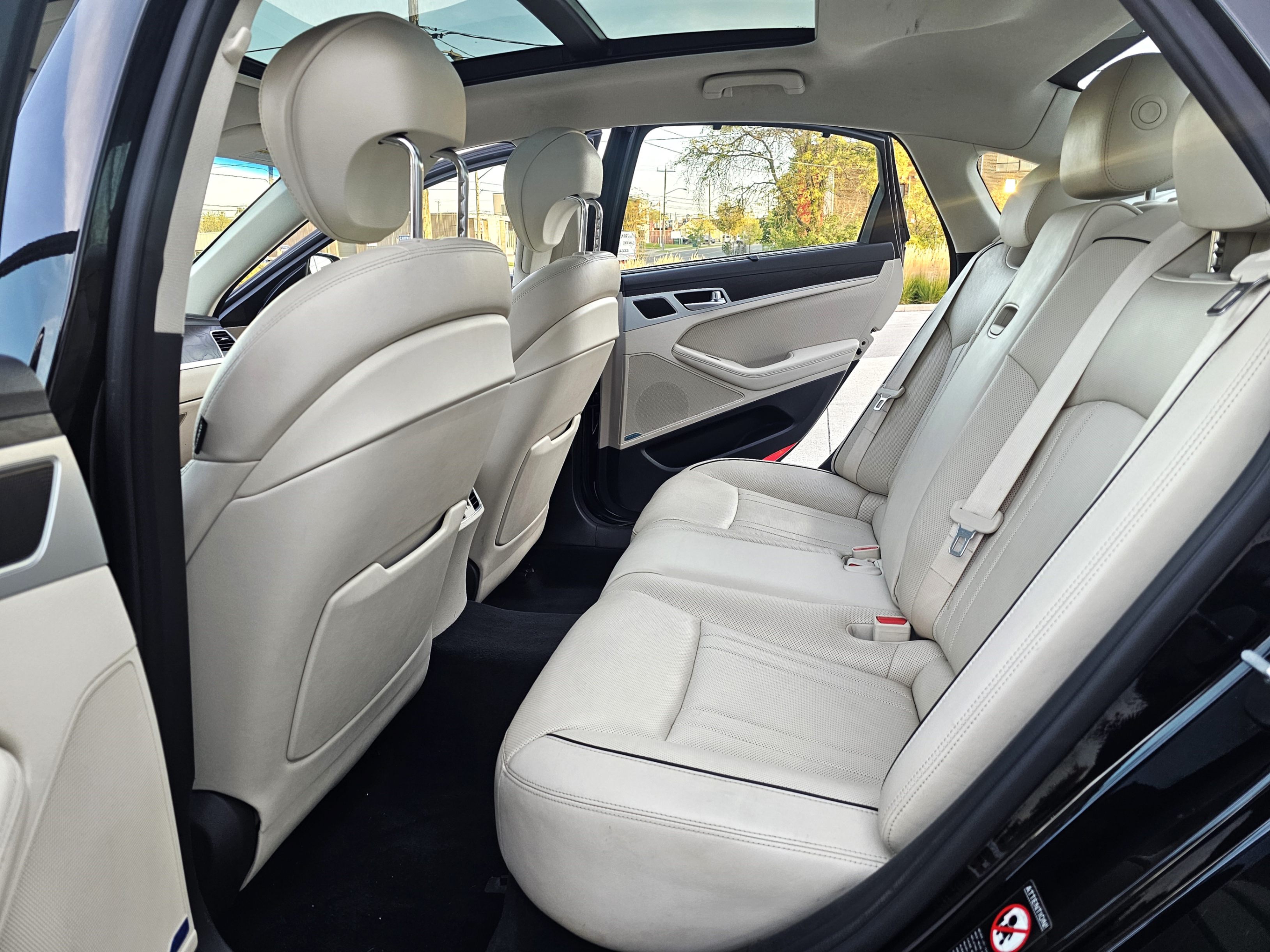 /todaysautosalesandservice/2015-Hyundai-Genesis-43560929702138607.jpg