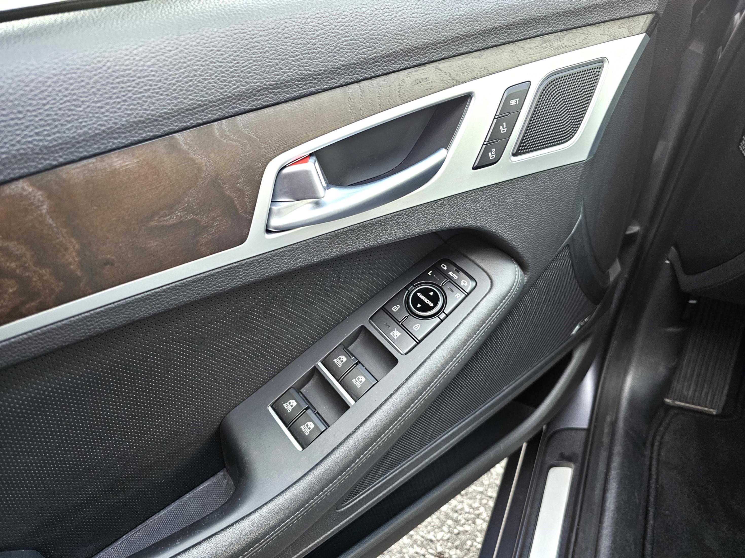 /todaysautosalesandservice/2015-Hyundai-Genesis-6119886161238002.jpg