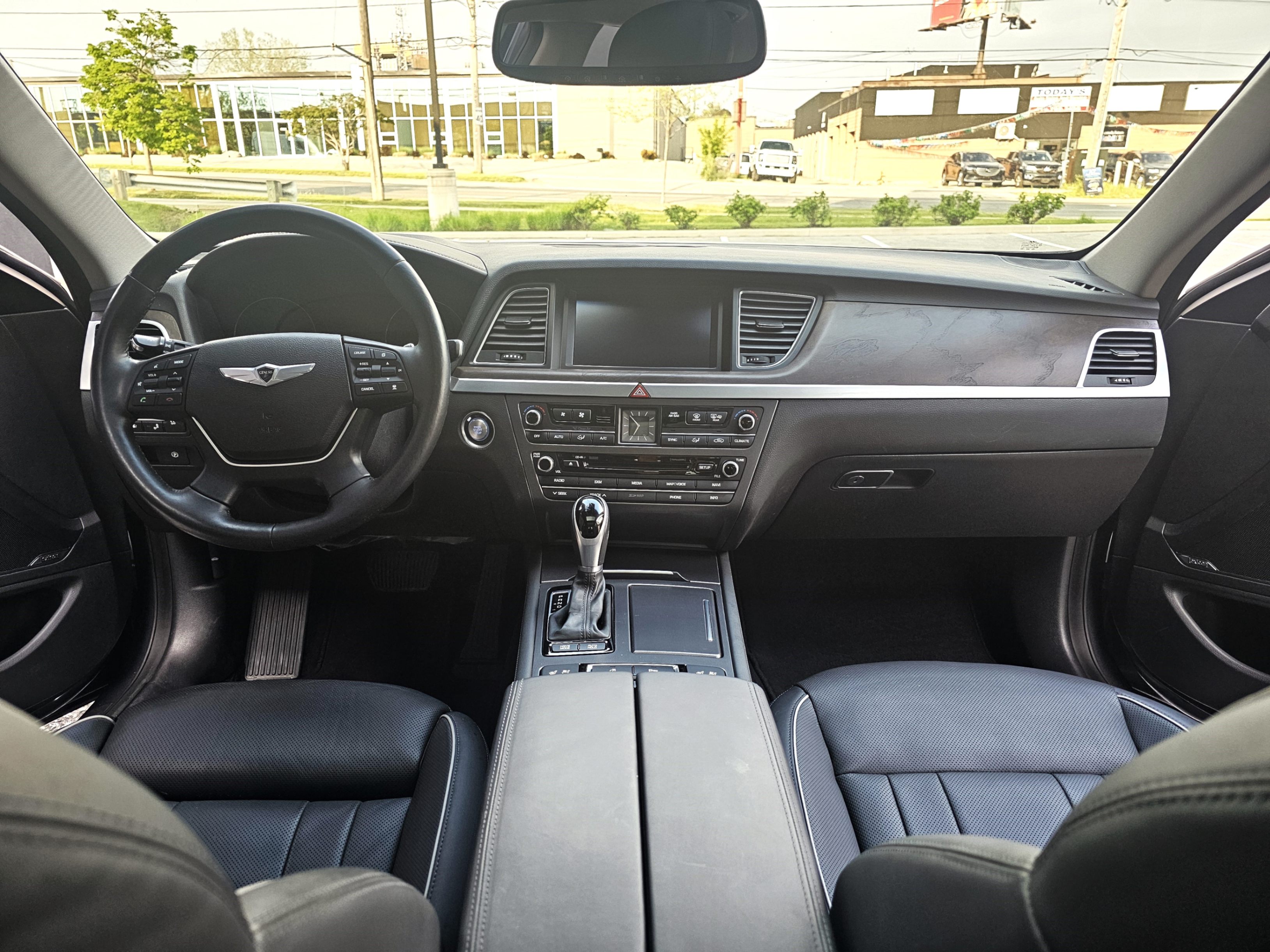 /todaysautosalesandservice/2015-Hyundai-Genesis-6438529896912937.jpg