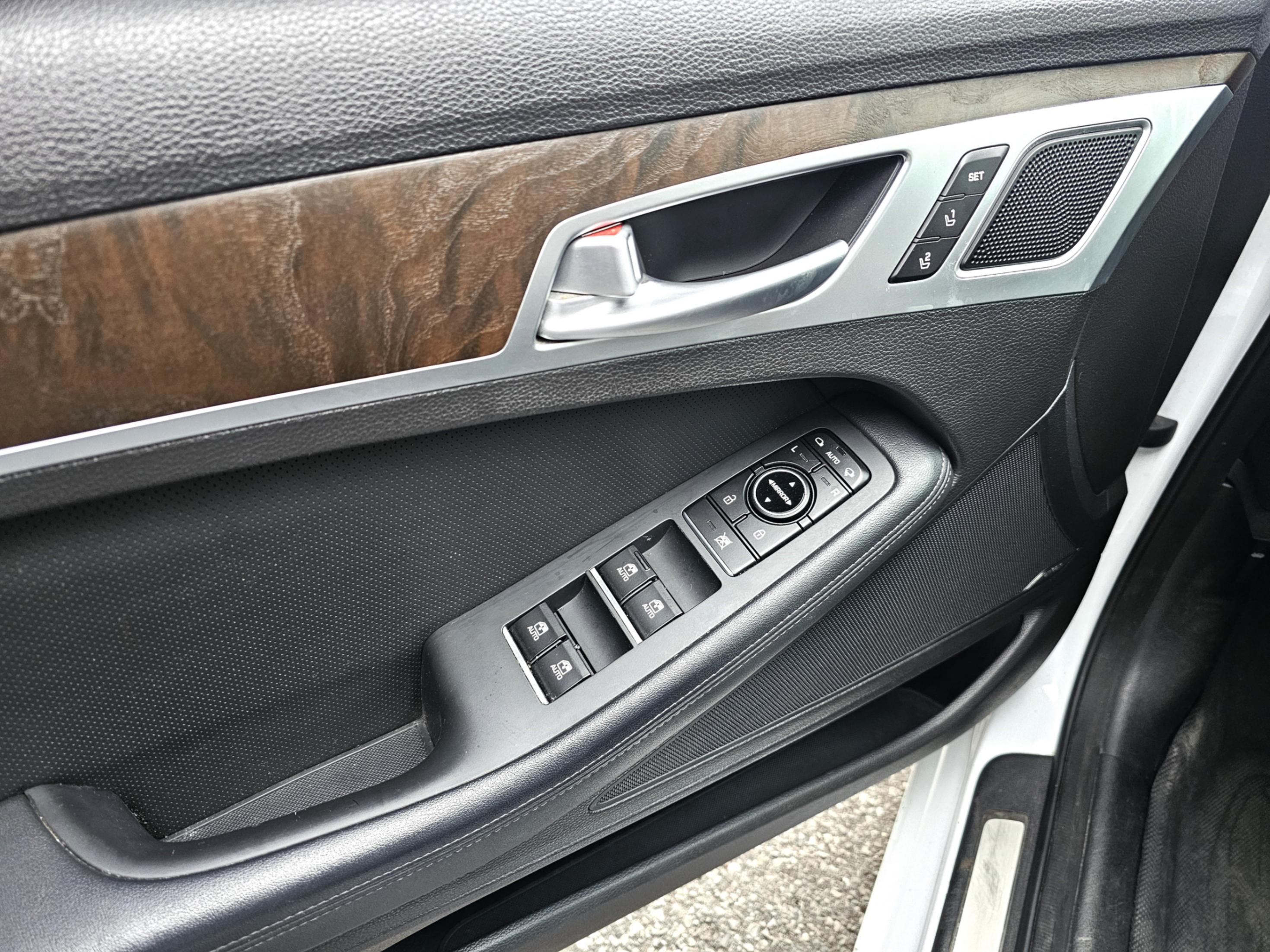 /todaysautosalesandservice/2015-Hyundai-Genesis-7634361309903264.jpg
