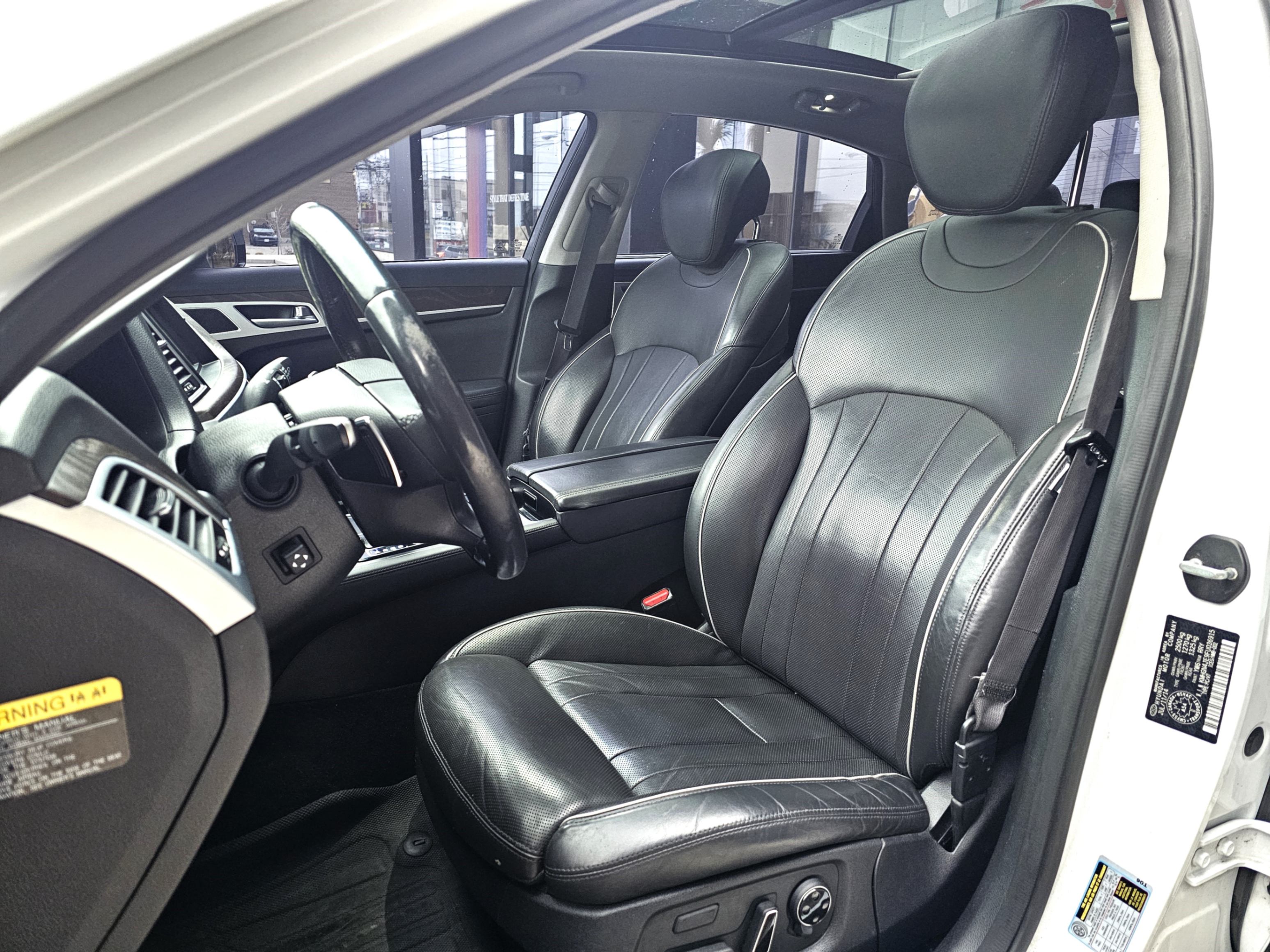 /todaysautosalesandservice/2015-Hyundai-Genesis-8246394615562387.jpg
