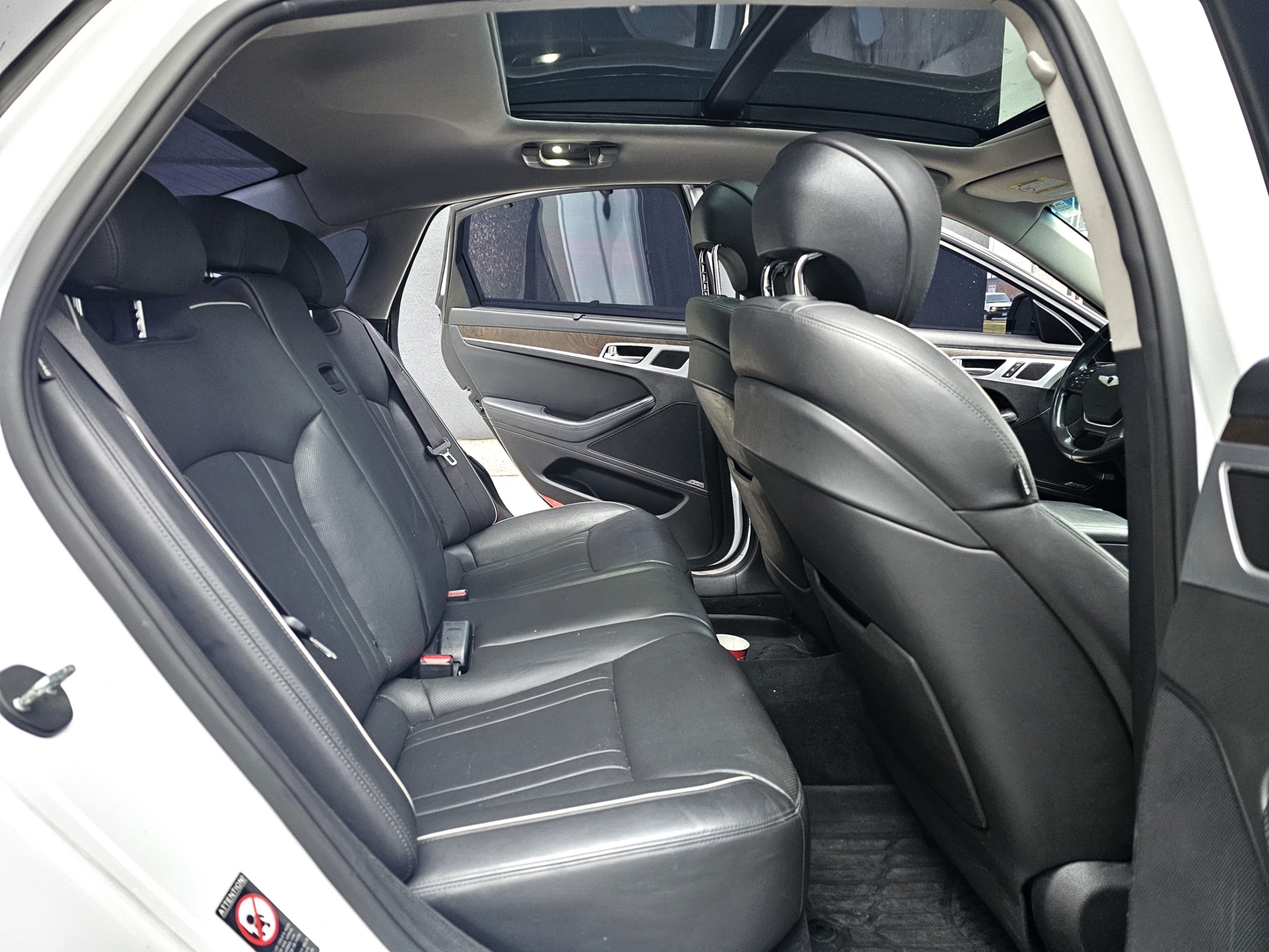 /todaysautosalesandservice/2015-Hyundai-Genesis-9645434201290974.jpg