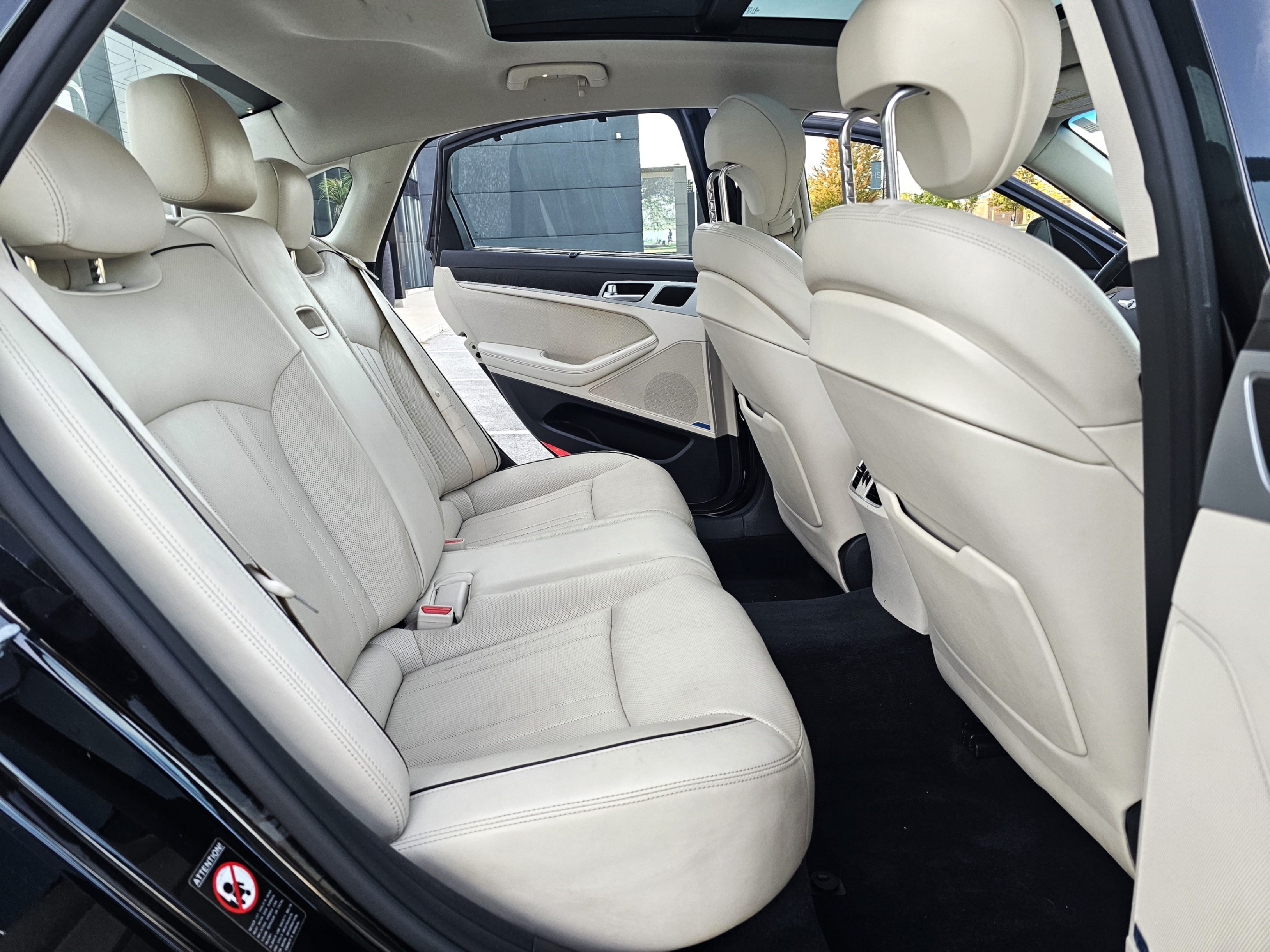 /todaysautosalesandservice/2015-Hyundai-Genesis-9684910147320462.jpg