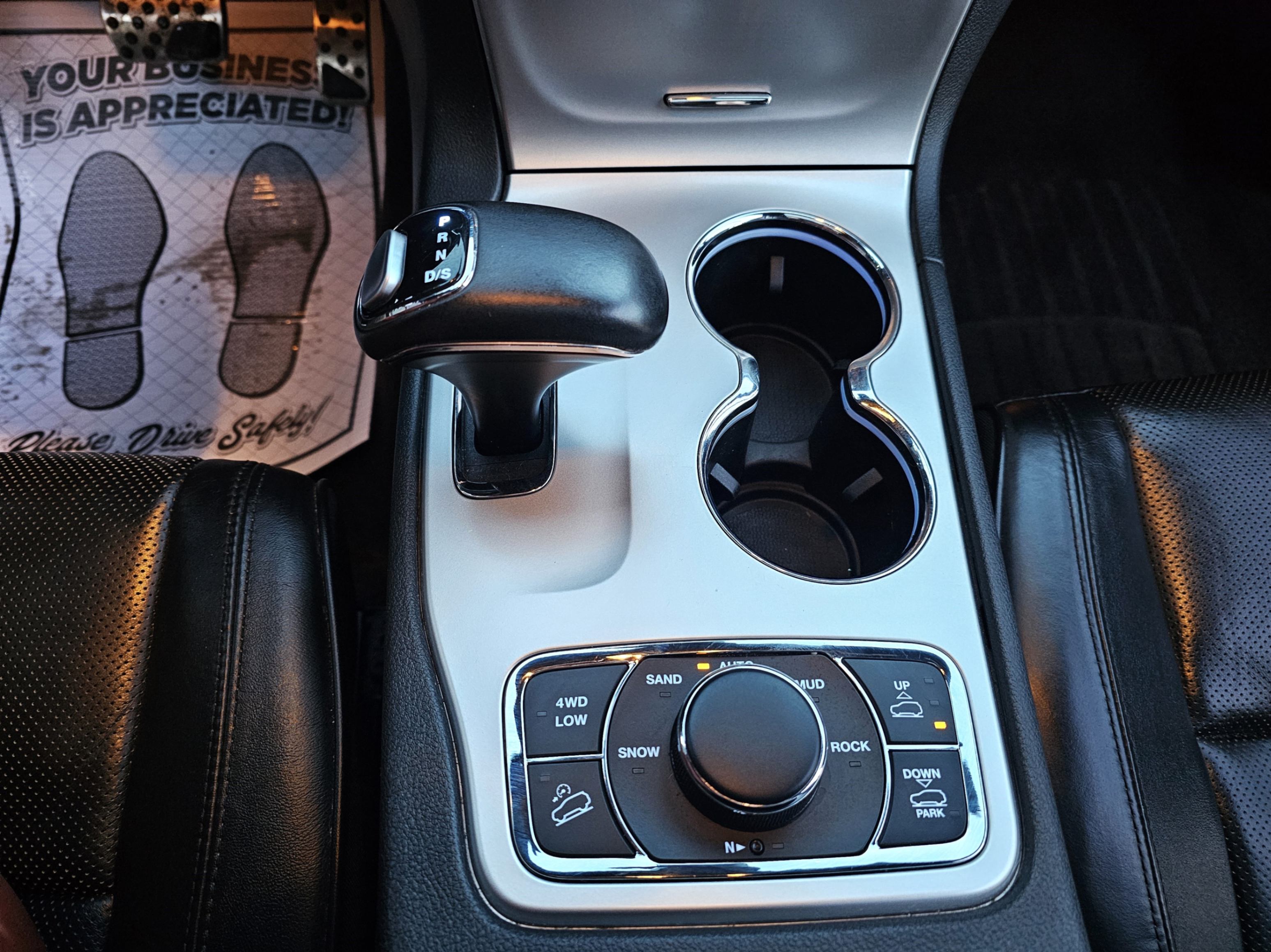 /todaysautosalesandservice/2015-Jeep-GrandCherokee-1083833150123581.jpg