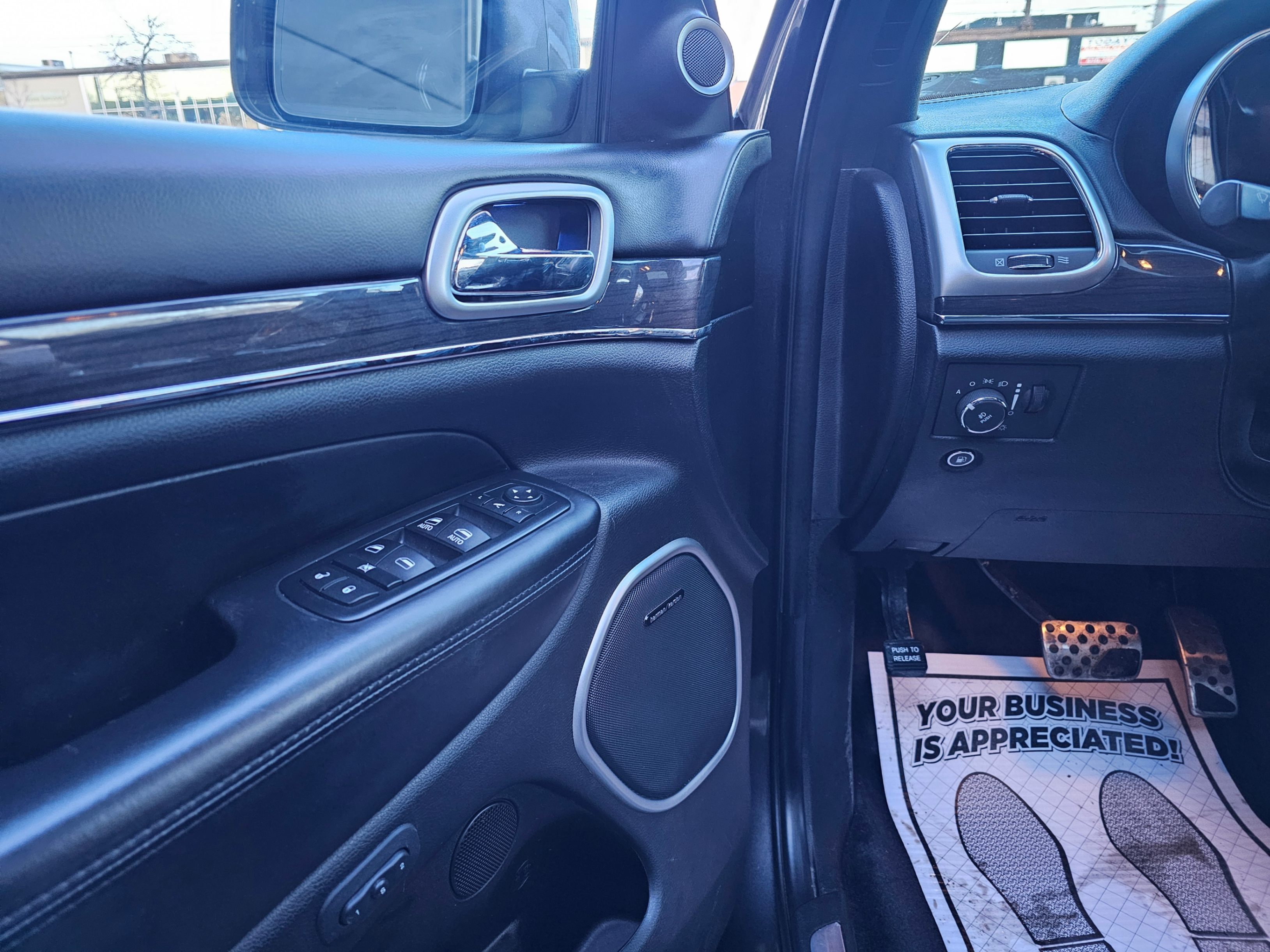 /todaysautosalesandservice/2015-Jeep-GrandCherokee-37773853765072096.jpg
